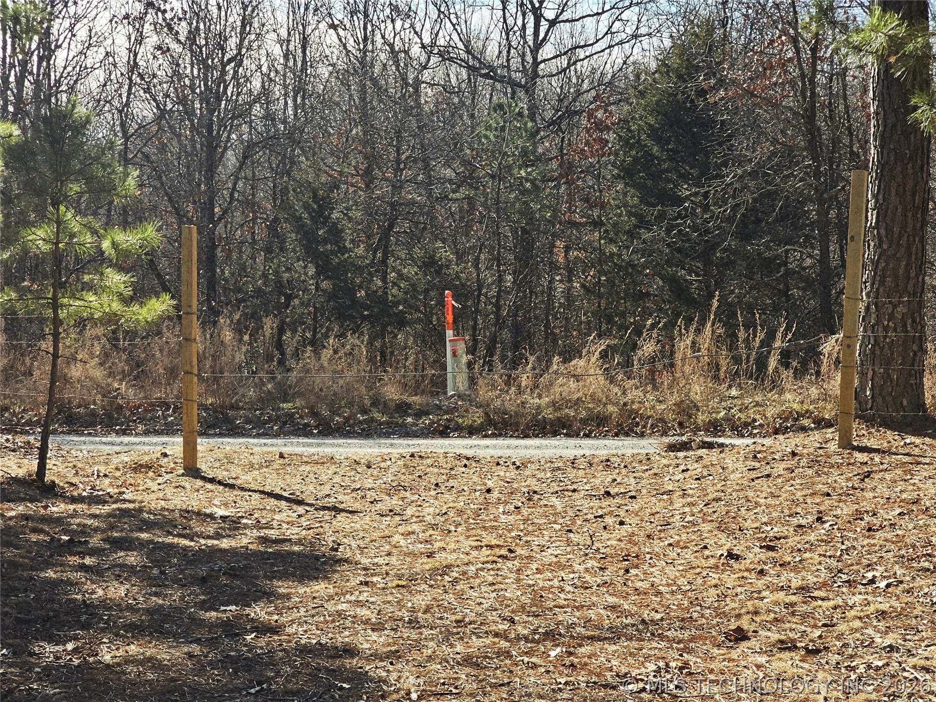 E 586 Road Property Photo 2