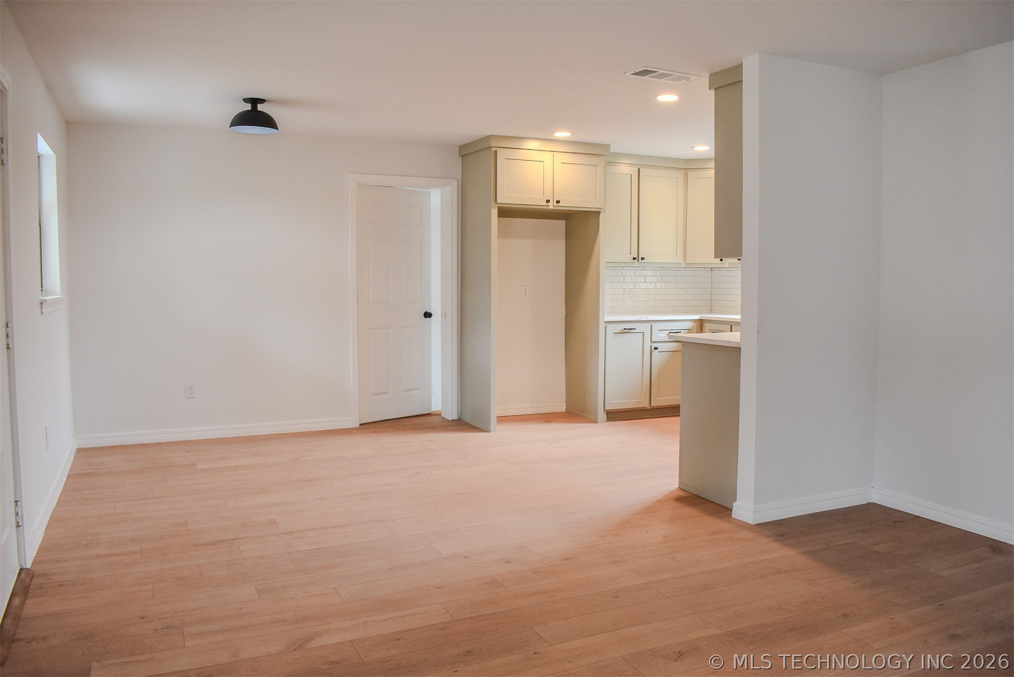 502 Ne G Street Property Photo 6
