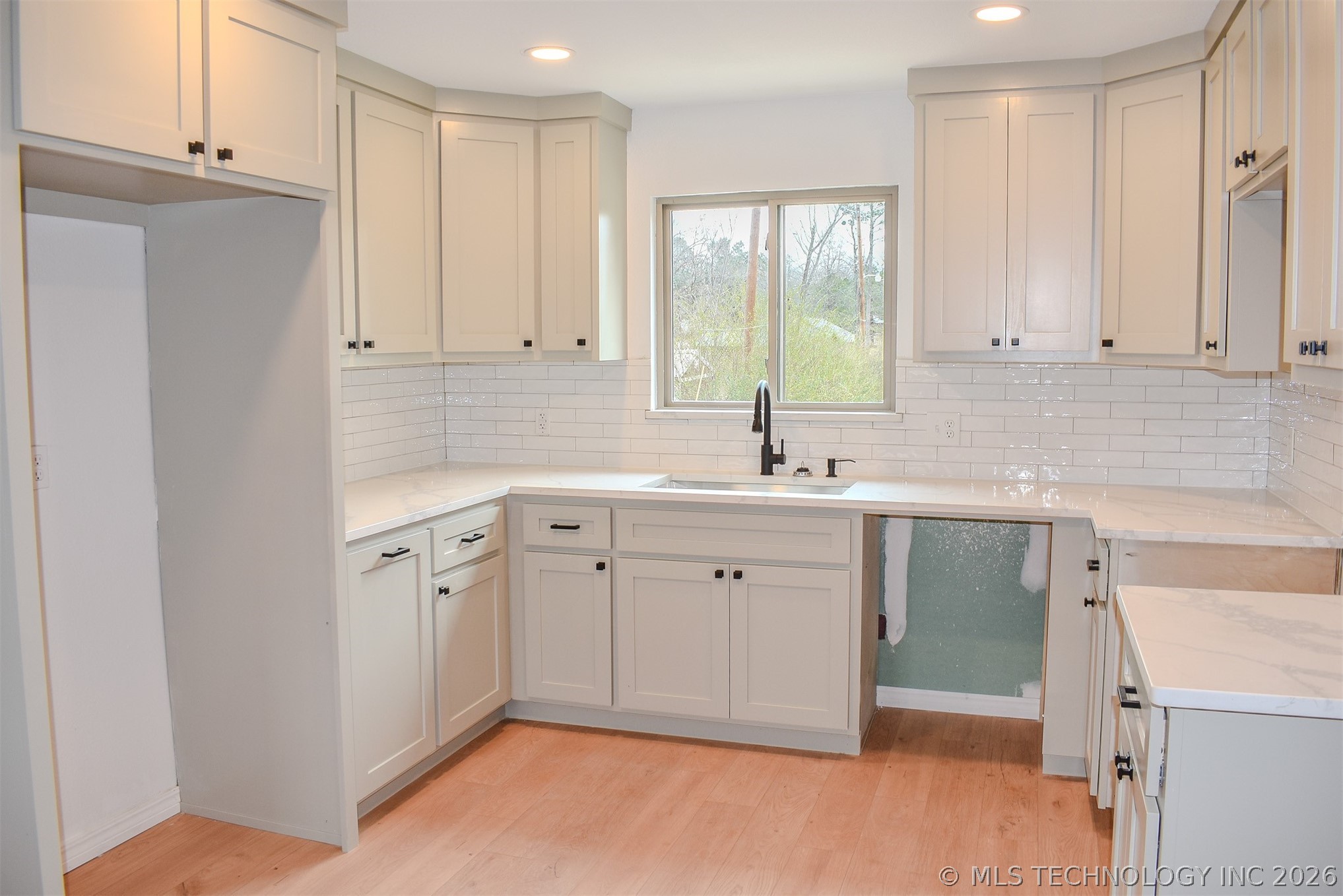 502 Ne G Street Property Photo 9