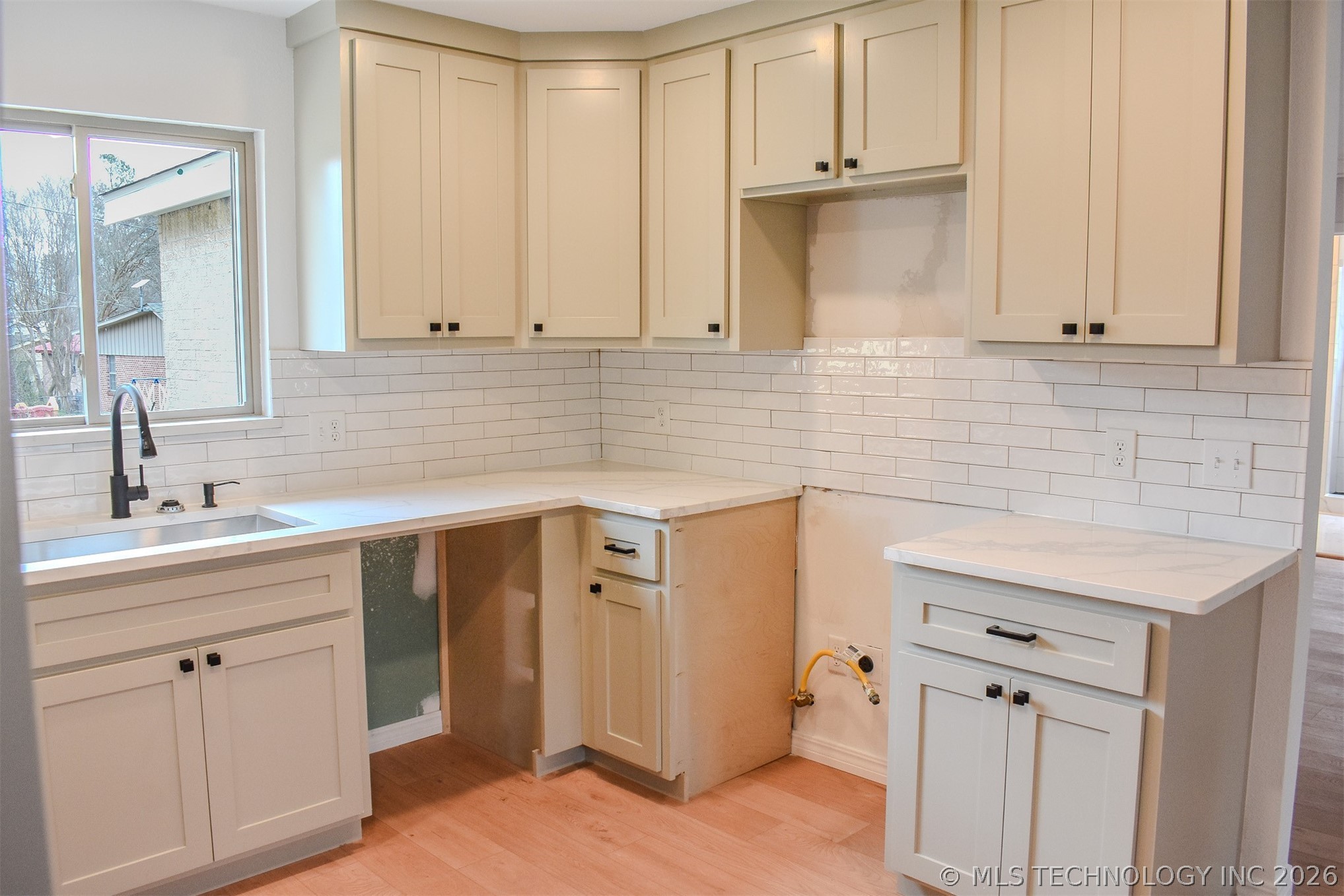 502 Ne G Street Property Photo 10
