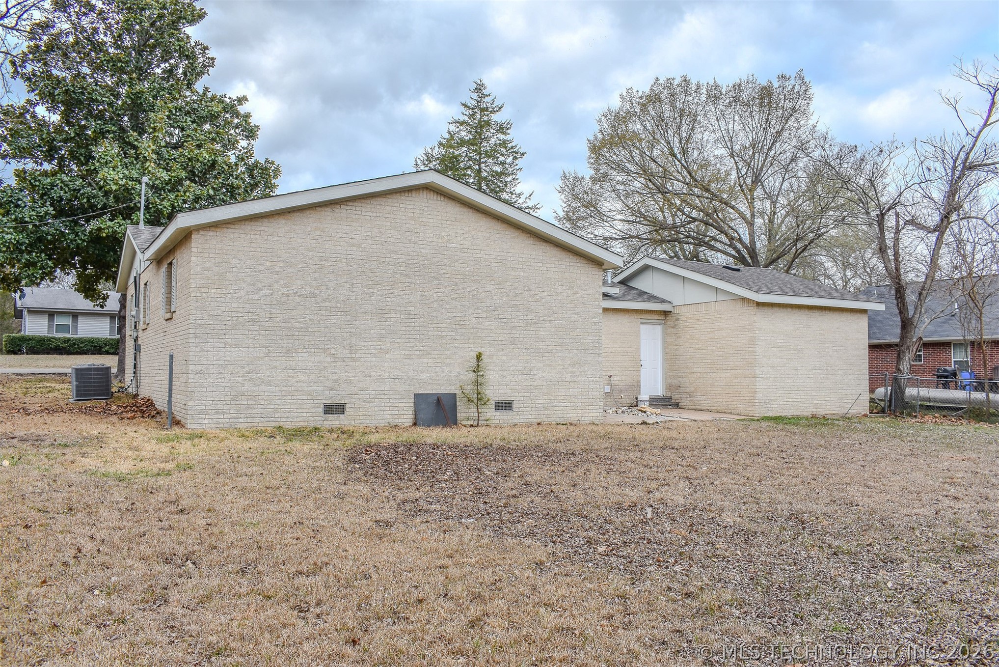 502 Ne G Street Property Photo 28