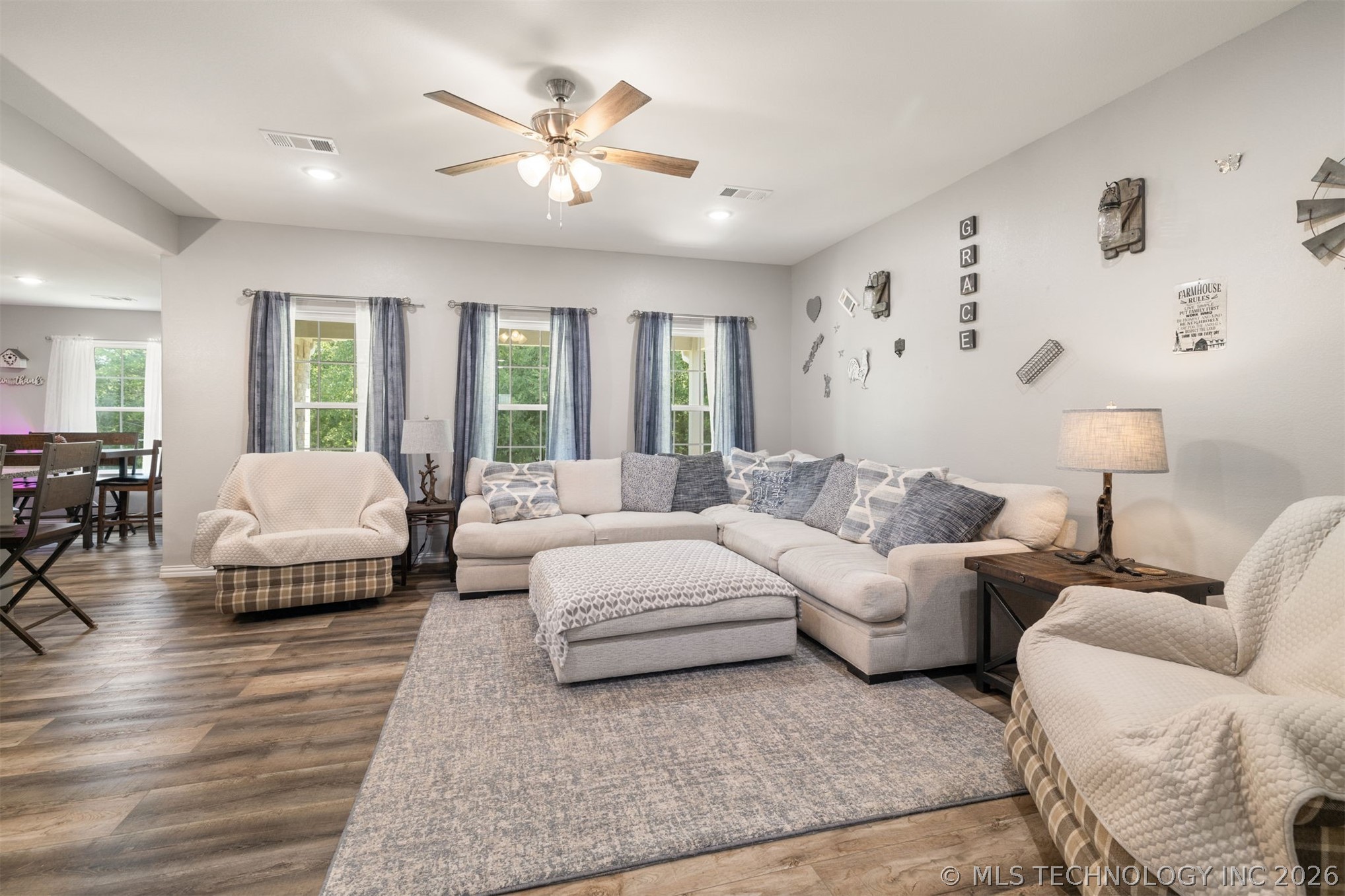 303 Rawlings Road Property Photo 5