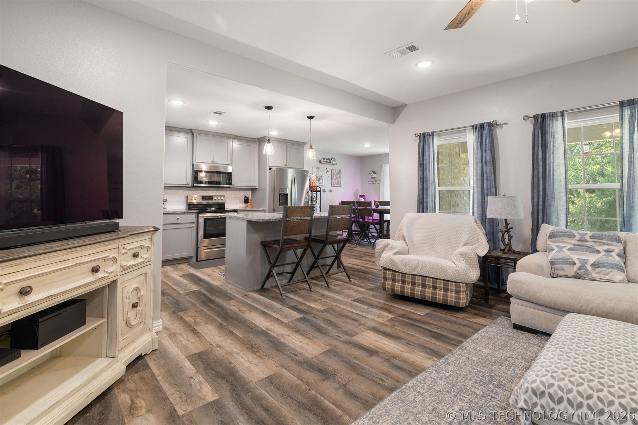 303 Rawlings Road Property Photo 7