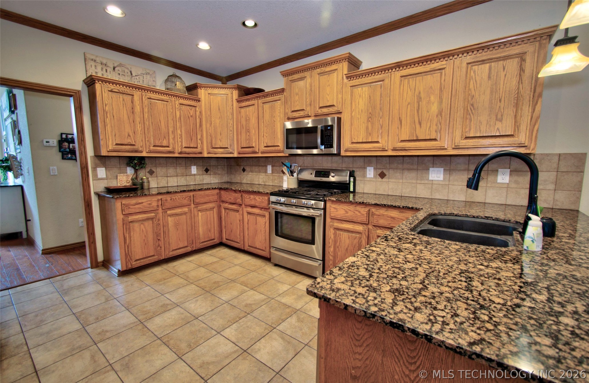 1129 Elizabeth Drive Property Photo 12