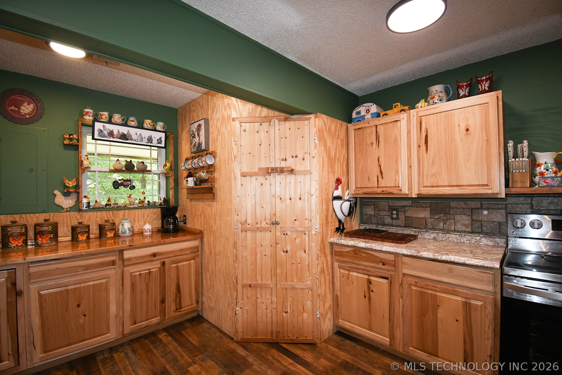 1108 Maple Lane Property Photo 5