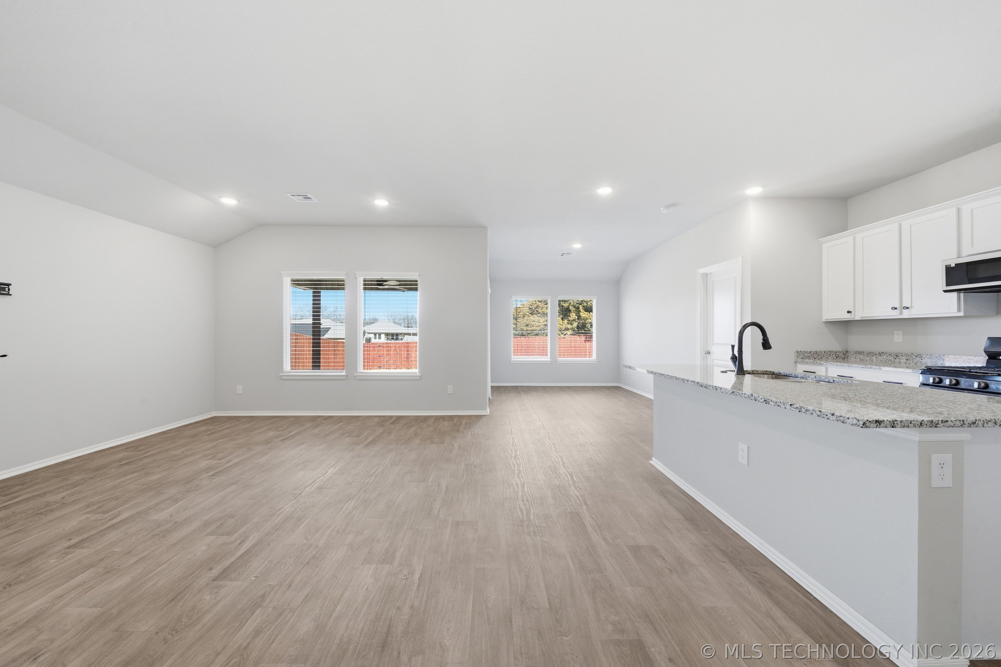 3306 Rushmore Circle Property Photo 5