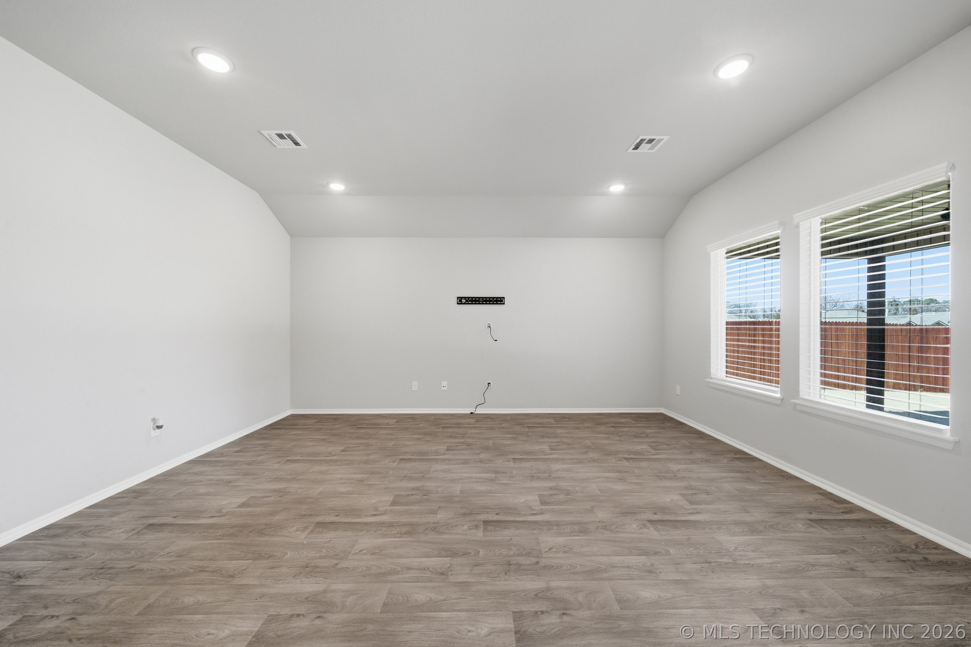 3306 Rushmore Circle Property Photo 7