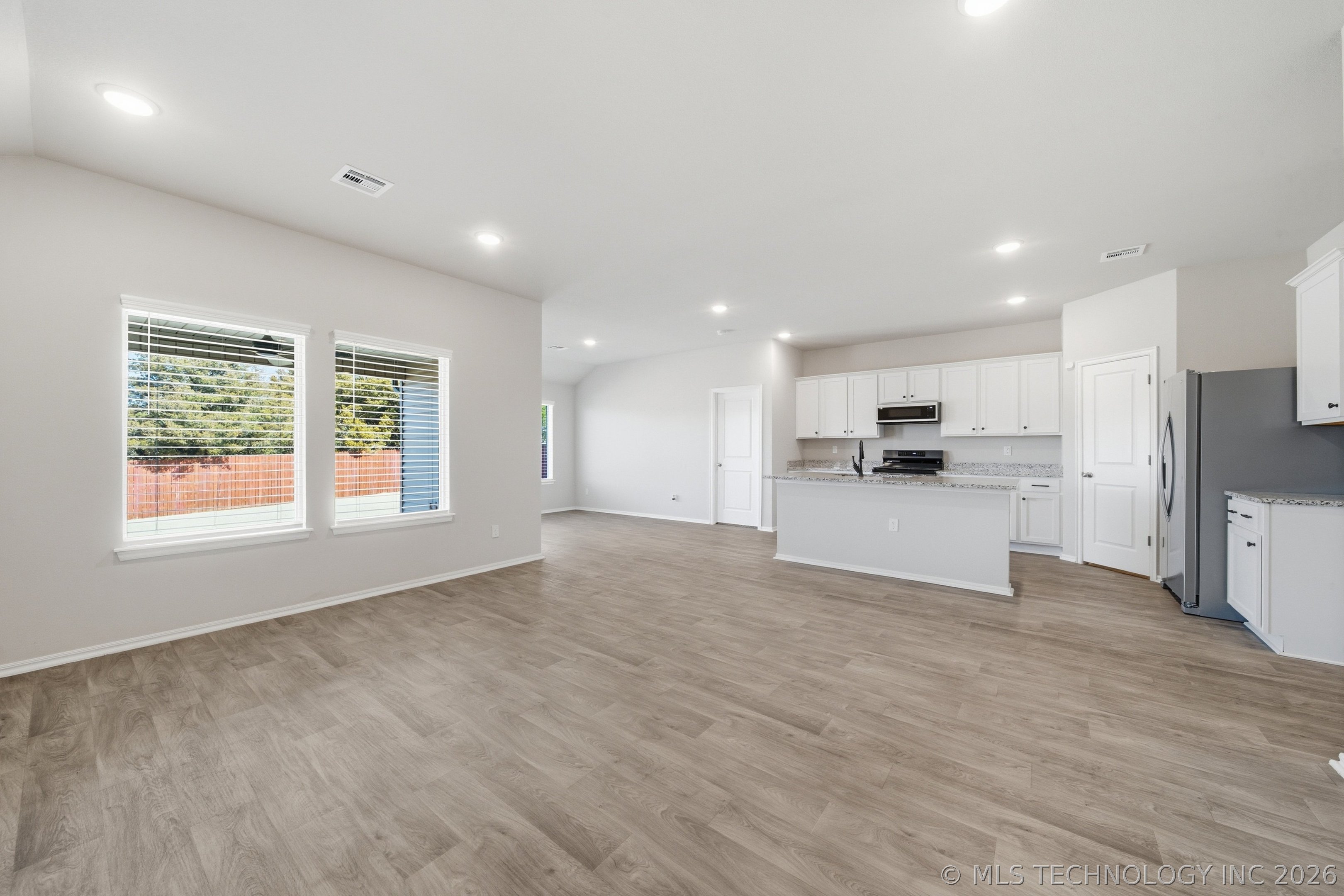 3306 Rushmore Circle Property Photo 8