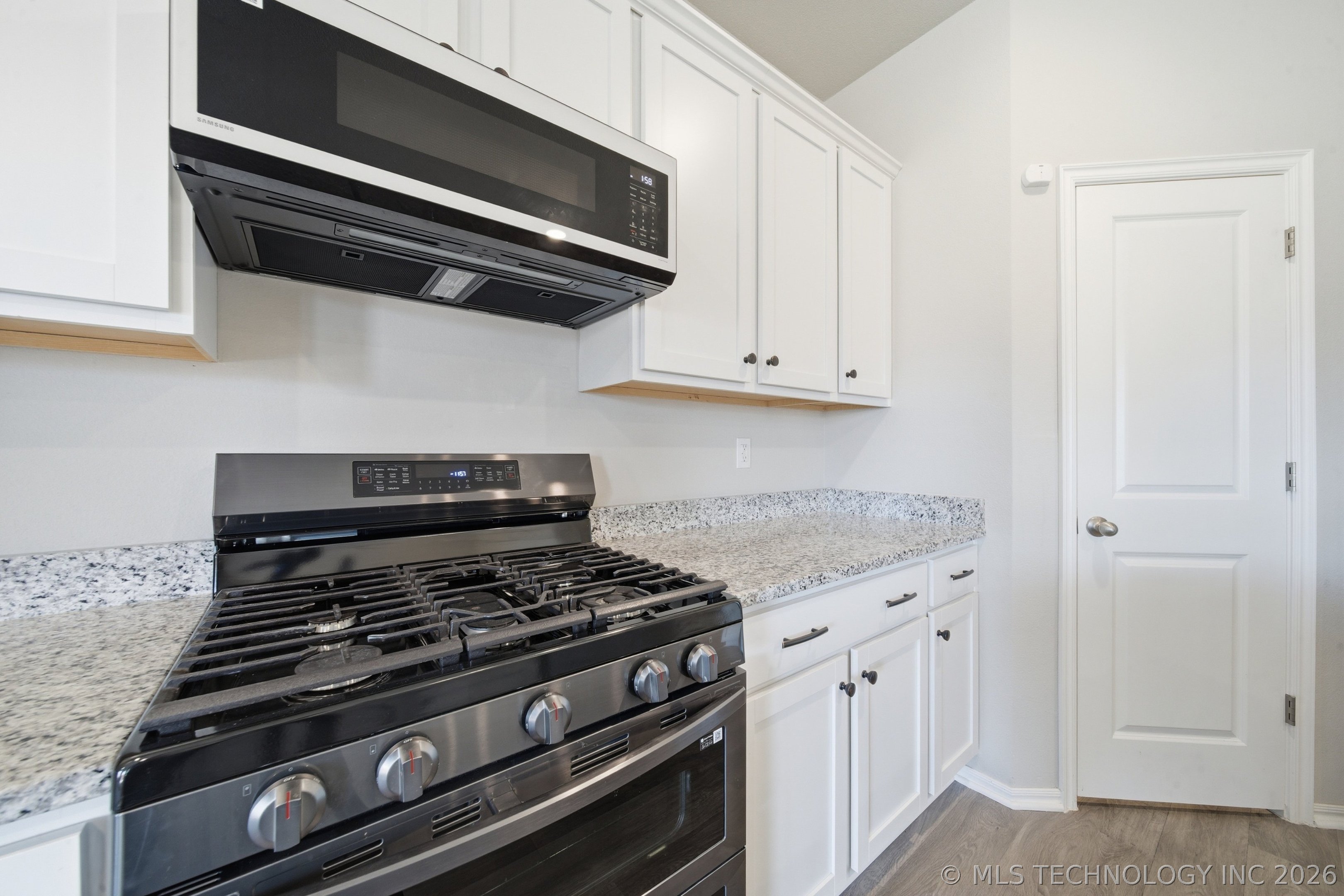 3306 Rushmore Circle Property Photo 12