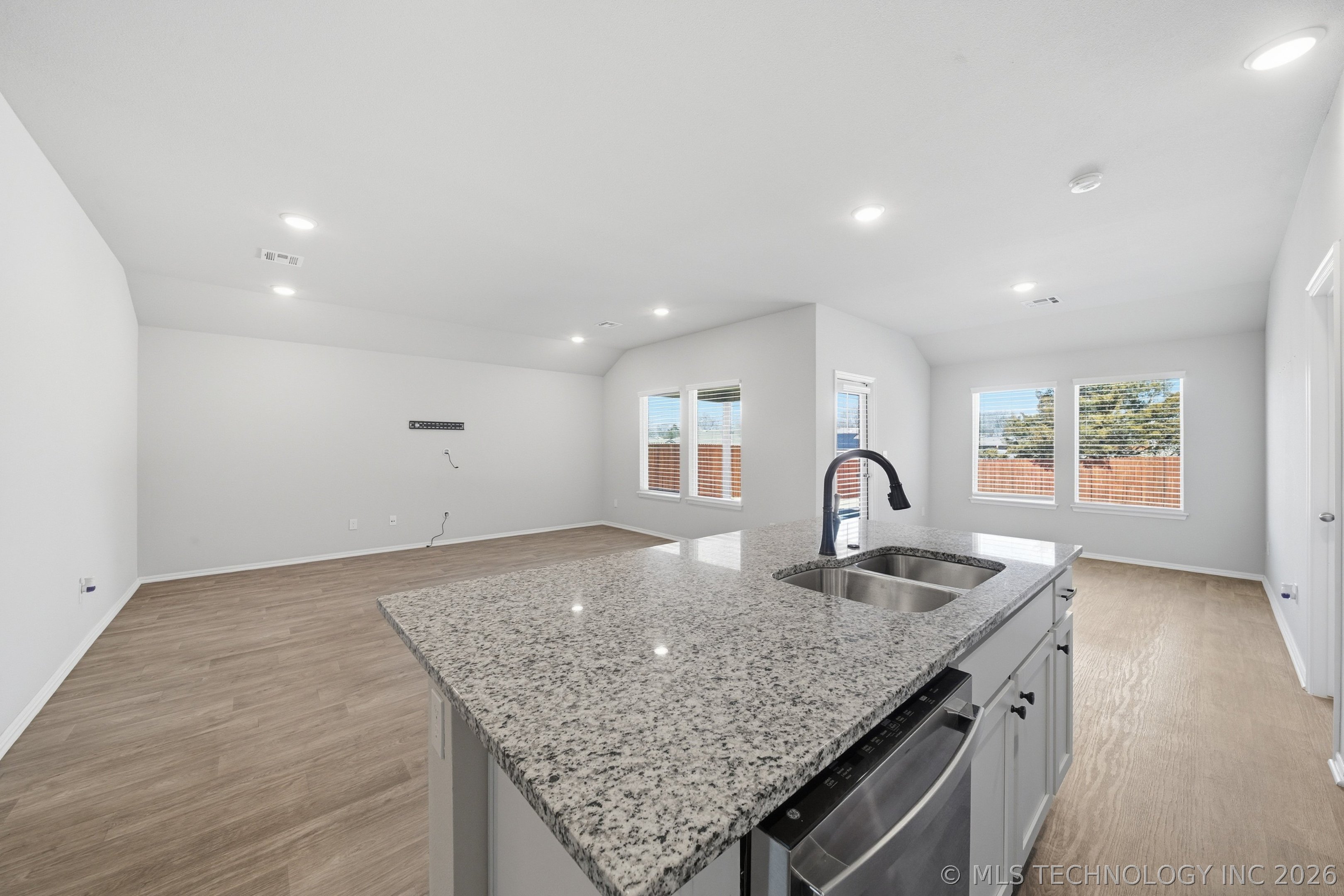 3306 Rushmore Circle Property Photo 14