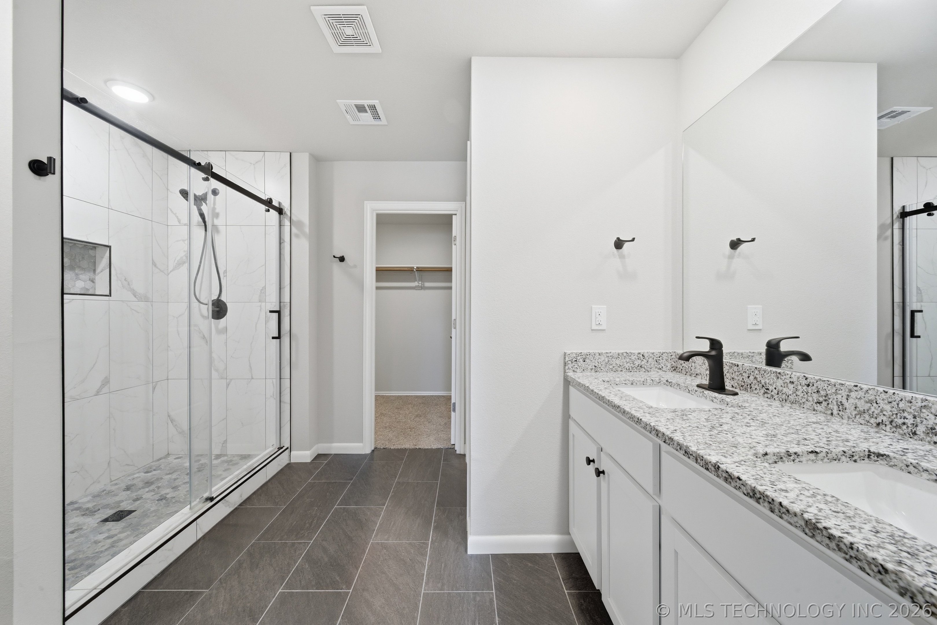 3306 Rushmore Circle Property Photo 17