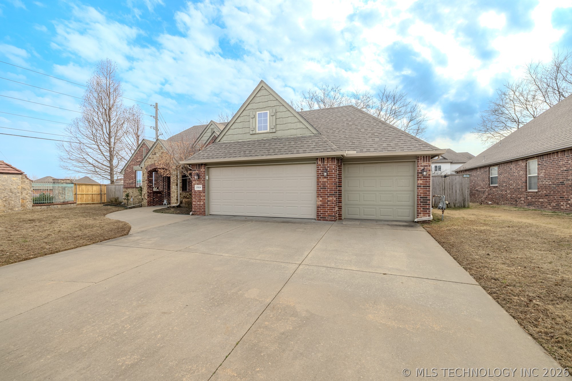 17626 E 48th Street Property Photo 2