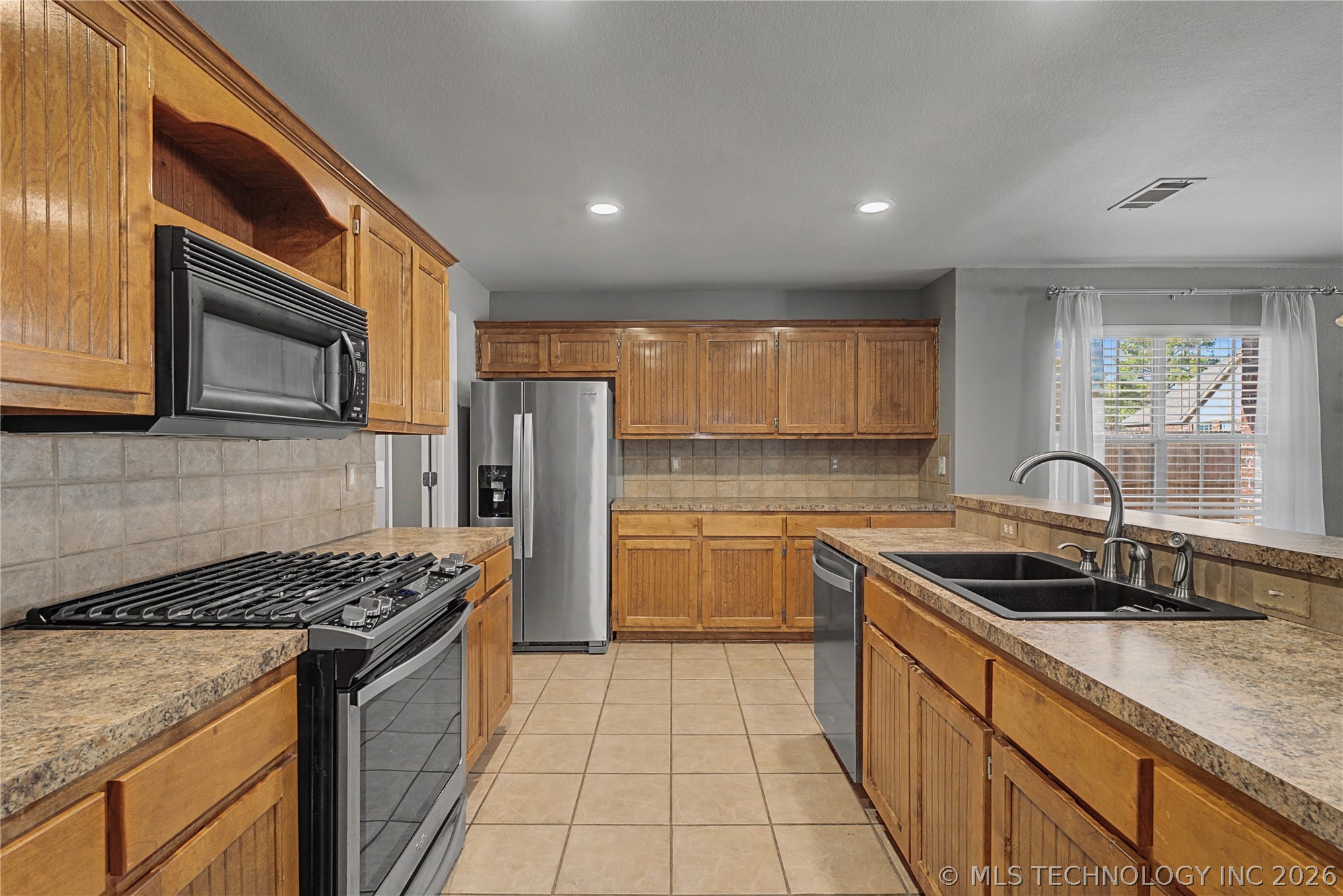 10103 E 91st Court N Property Photo 5