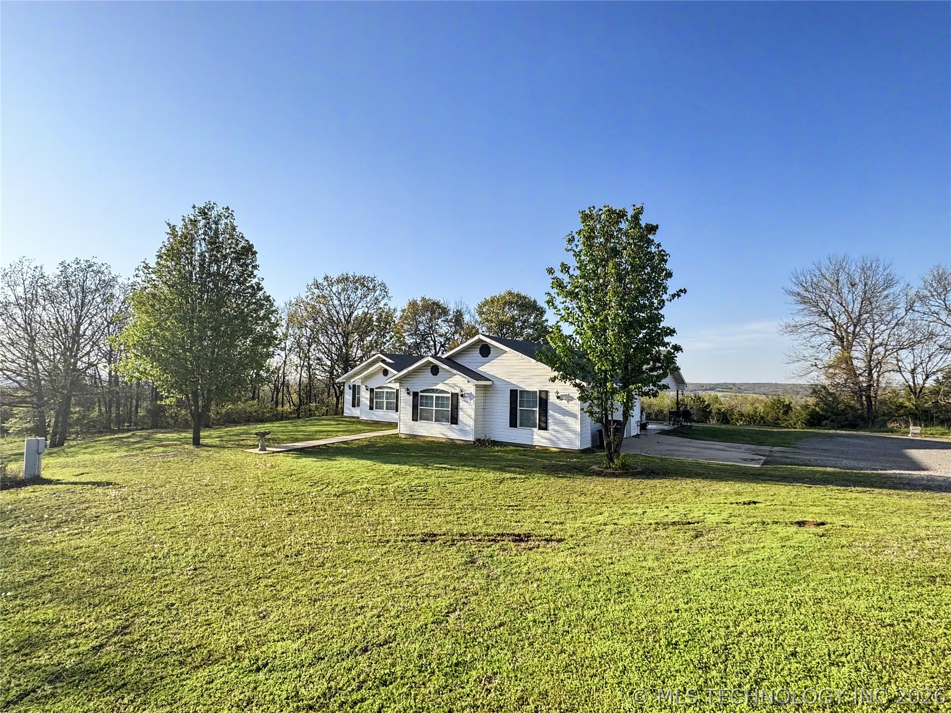 7840 W Wildflower Lane Property Photo 4