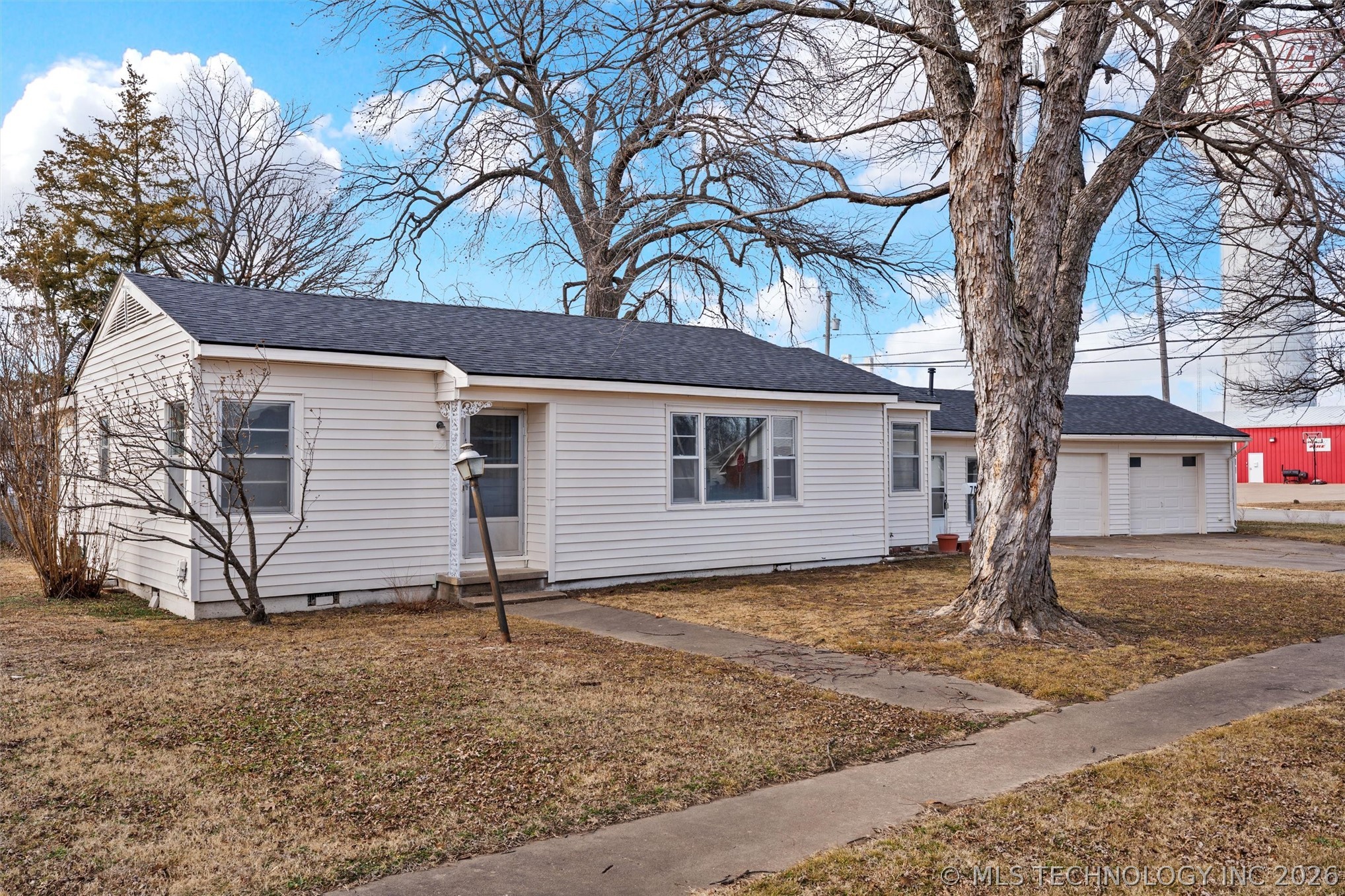 709 N Cherokee Avenue Property Photo 2