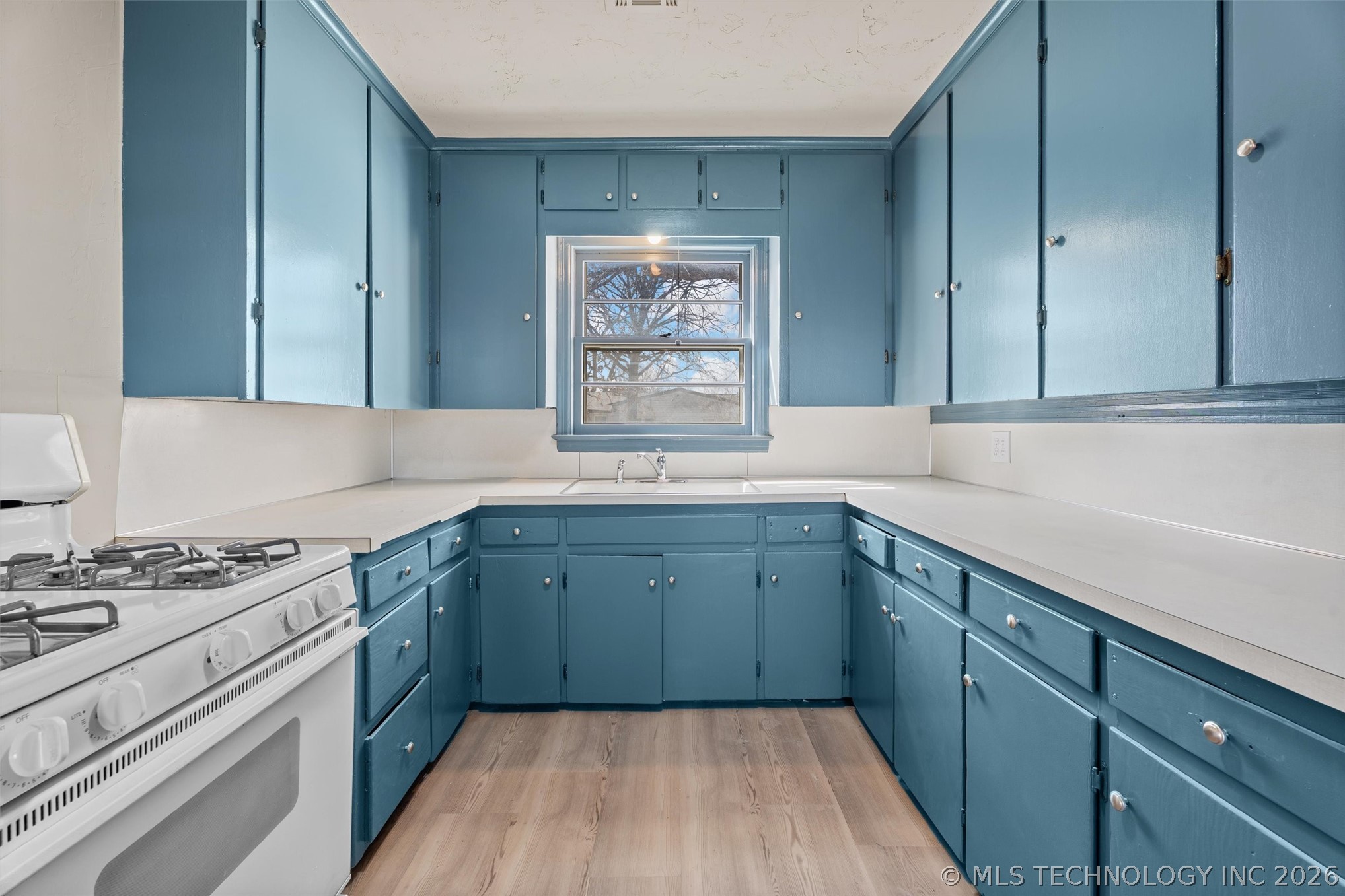 709 N Cherokee Avenue Property Photo 9