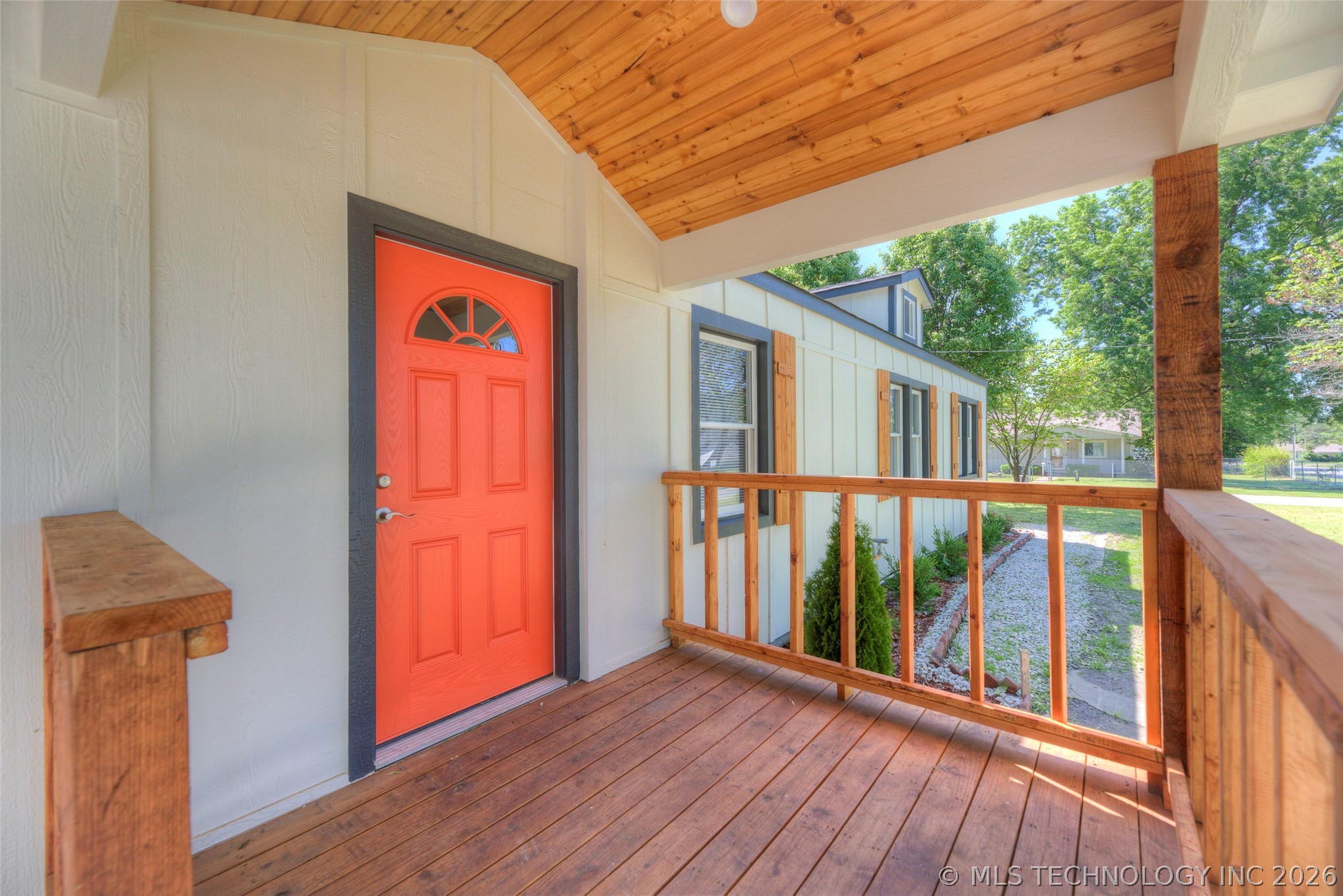 917 S Birch Place Property Photo 2