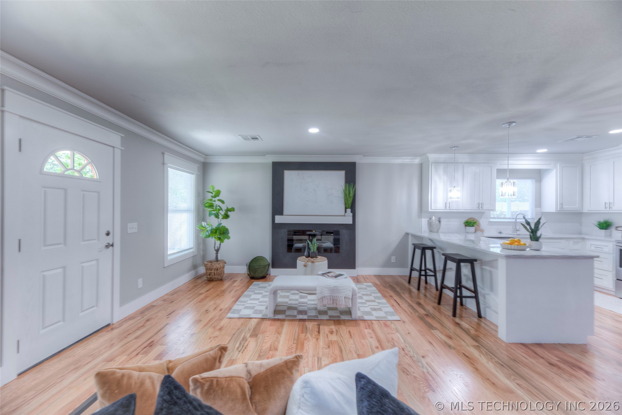 917 S Birch Place Property Photo 6