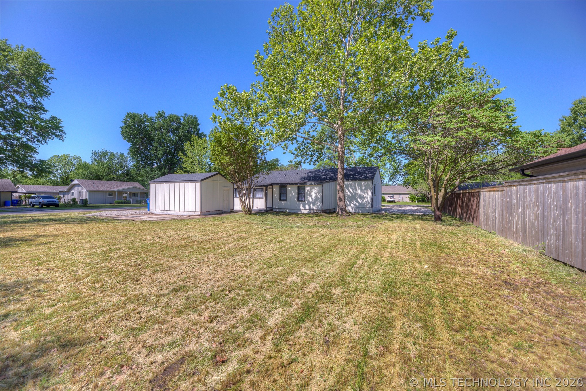 917 S Birch Place Property Photo 30