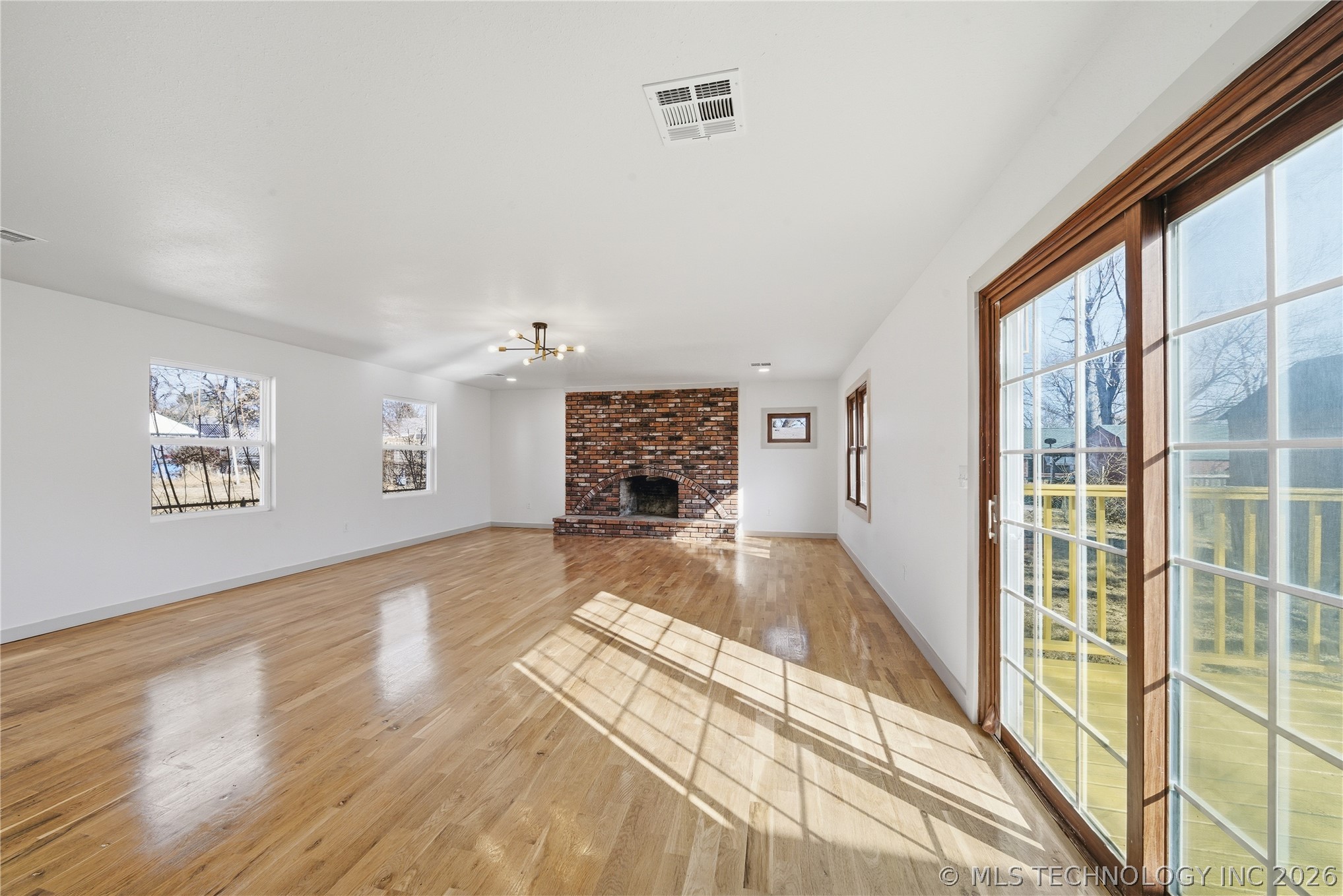 517 S 79th East Avenue Property Photo 12