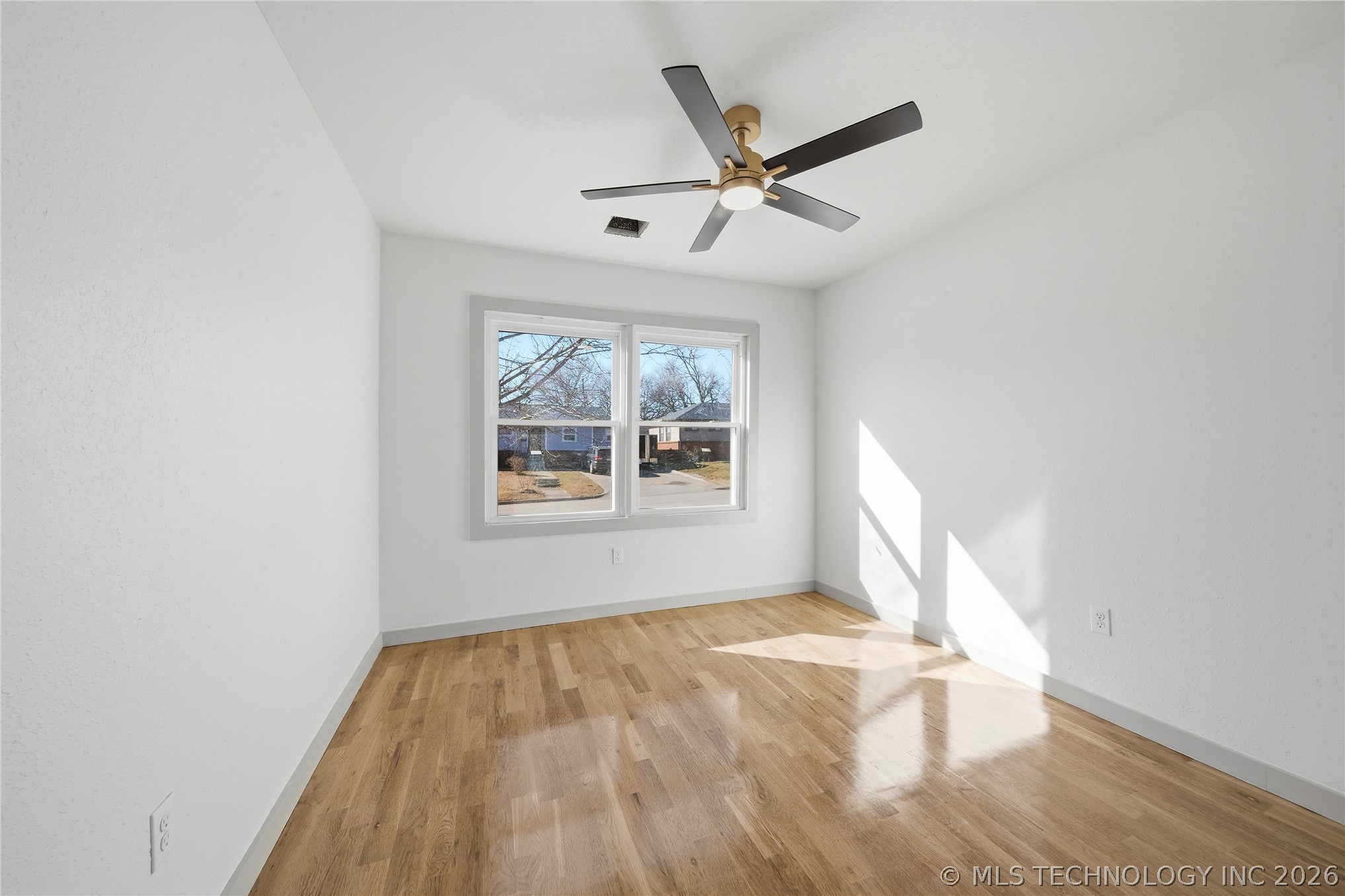 517 S 79th East Avenue Property Photo 21