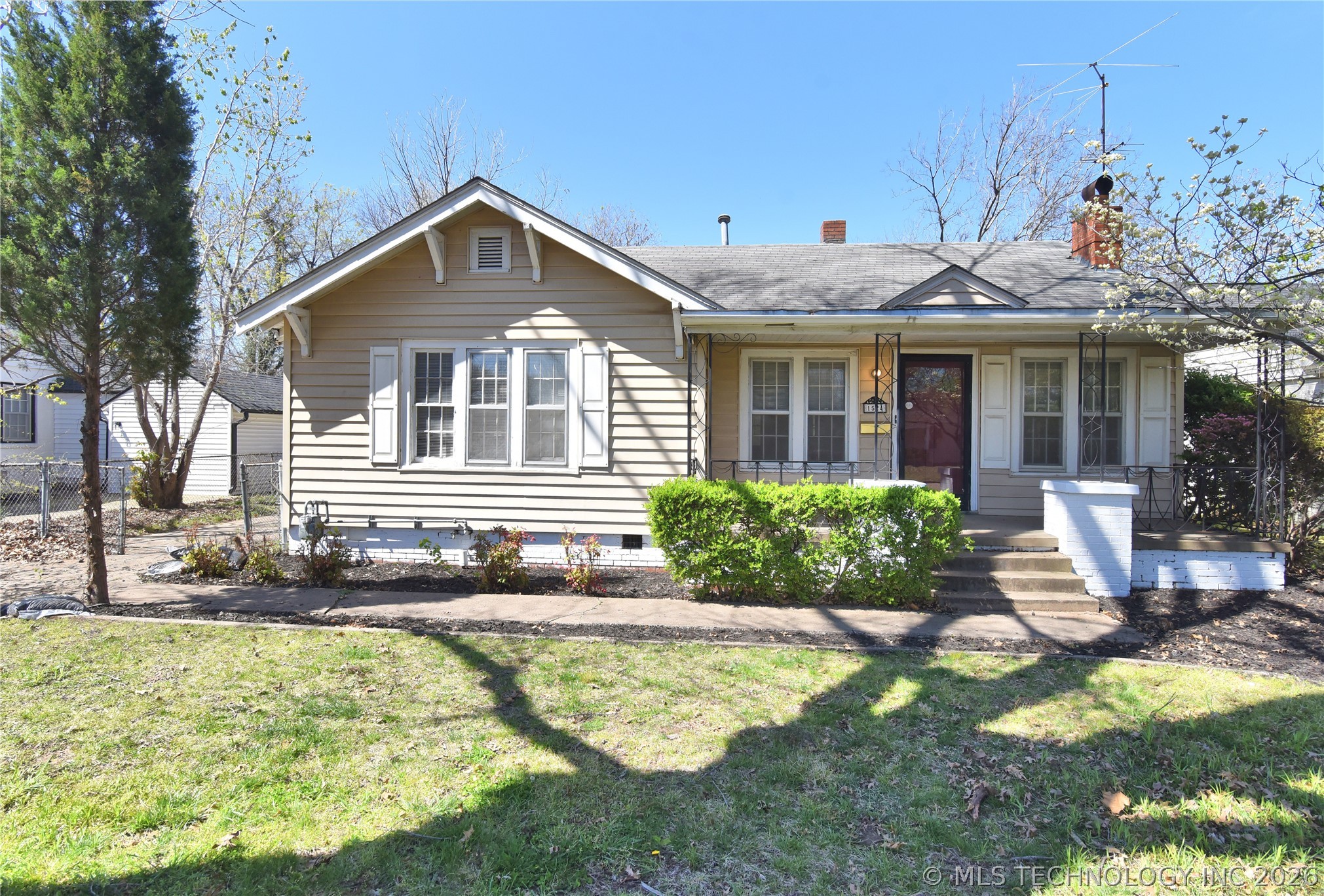 1524 S Jamestown Avenue Property Photo 1