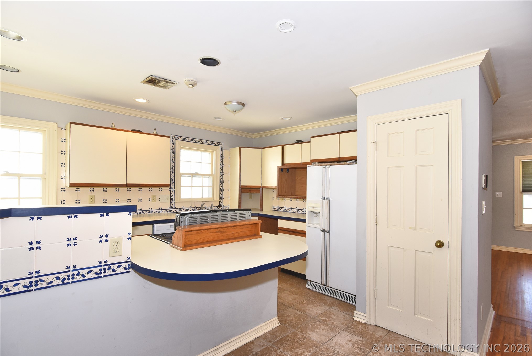 1524 S Jamestown Avenue Property Photo 12