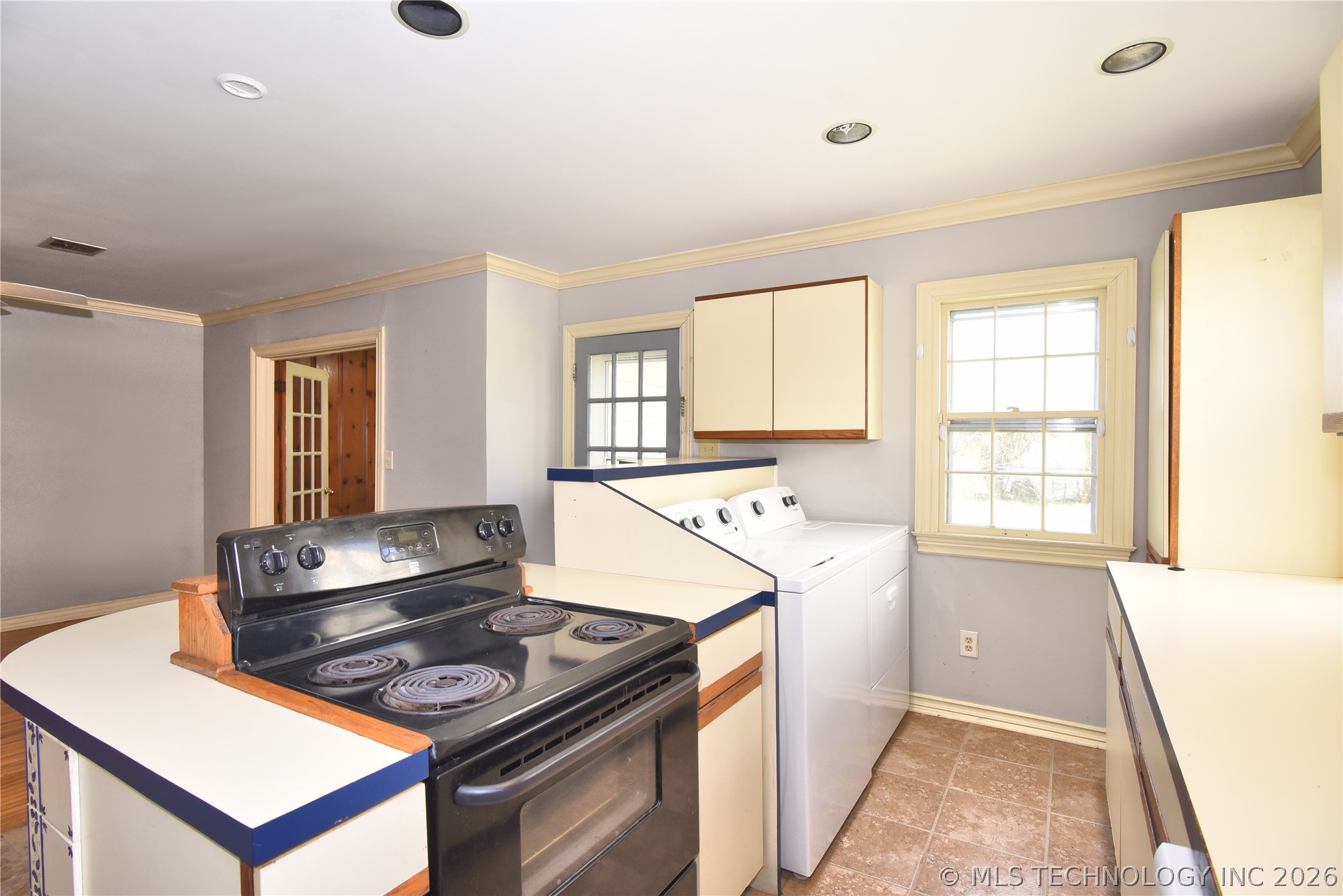 1524 S Jamestown Avenue Property Photo 13