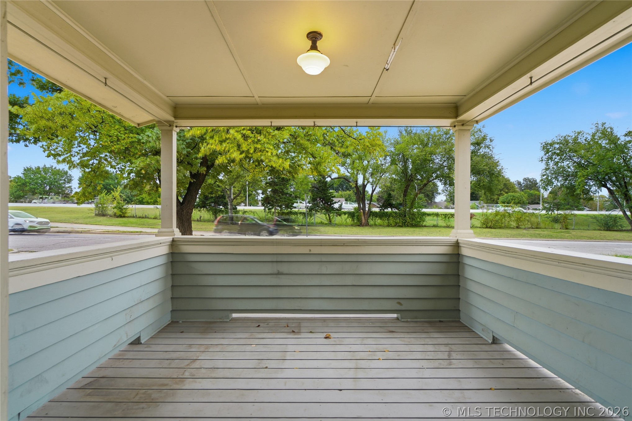 1916 E 14th Street Property Photo 4