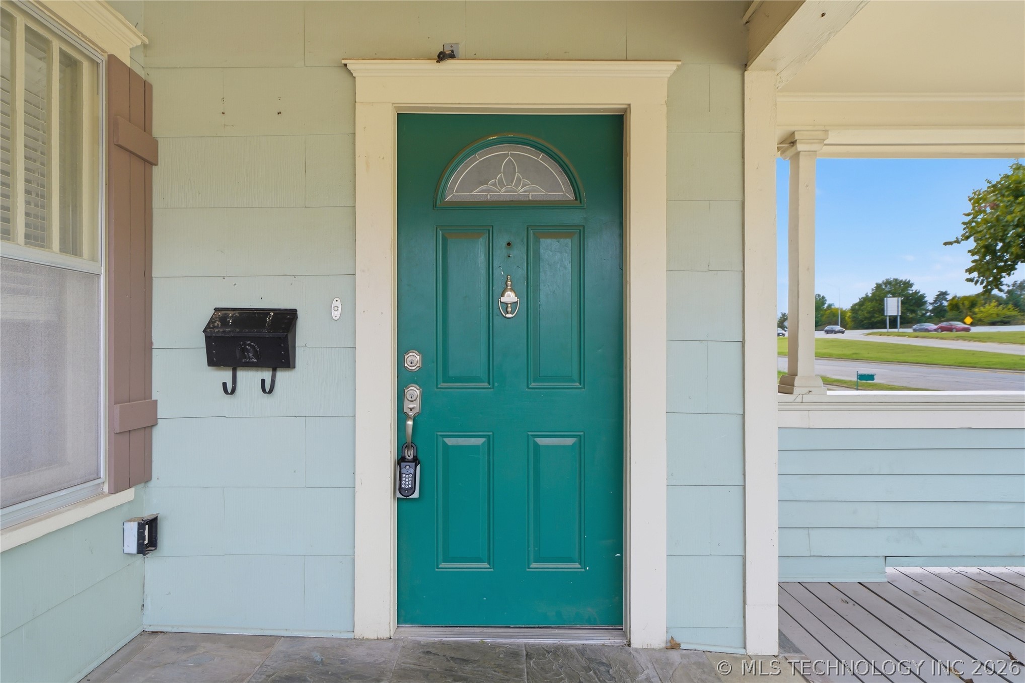 1916 E 14th Street Property Photo 5