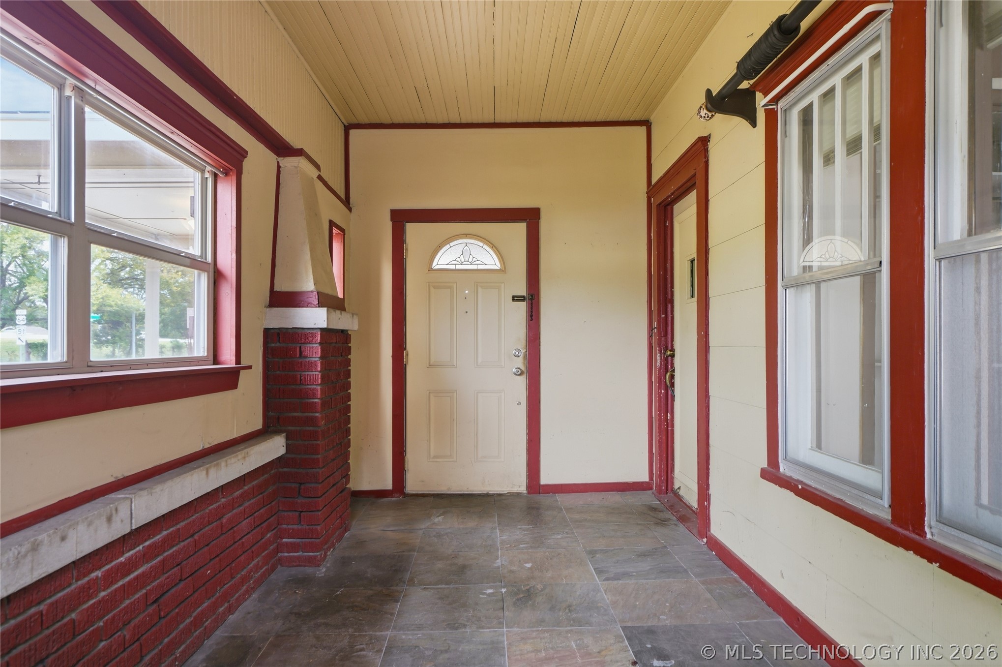 1916 E 14th Street Property Photo 6