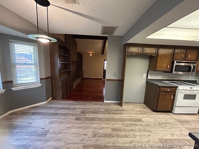 10775 E 29th Place Property Photo 4