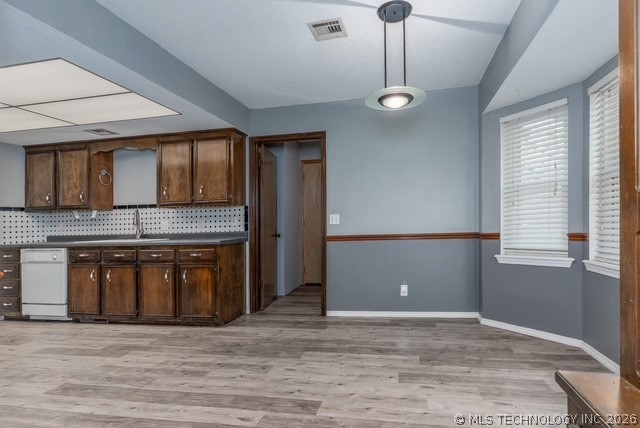 10775 E 29th Place Property Photo 5