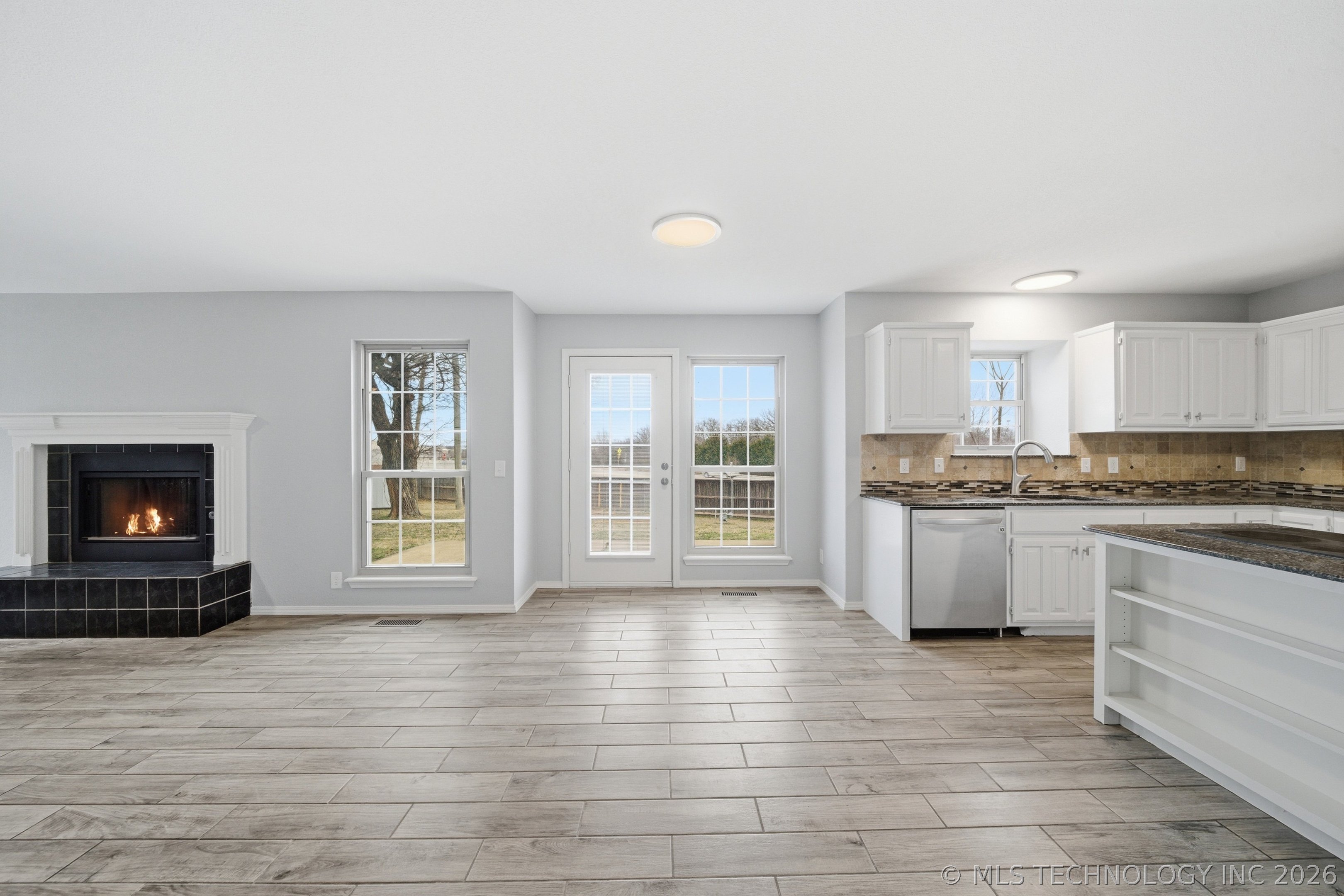 9519 S 96th East Avenue Property Photo 6