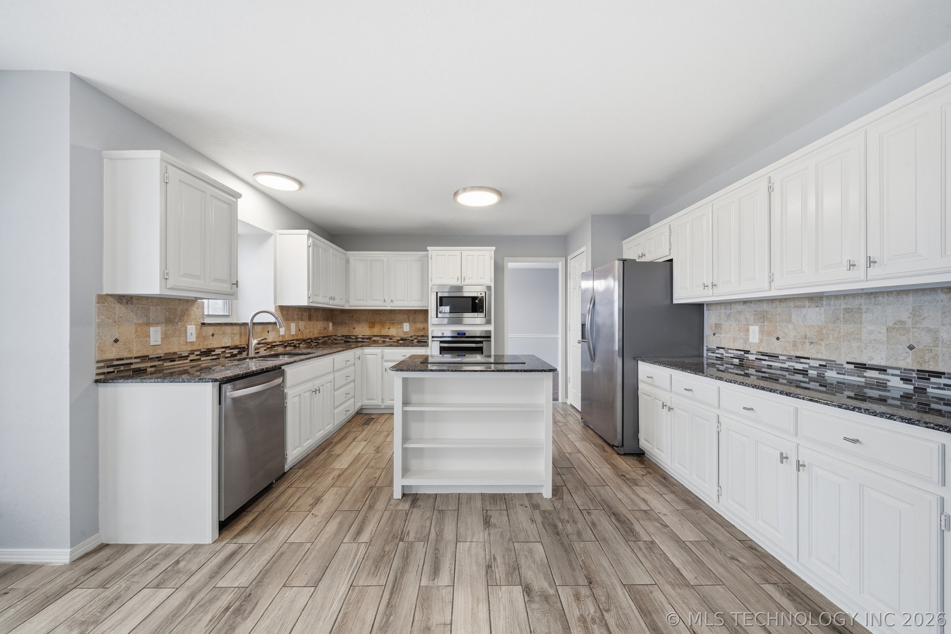 9519 S 96th East Avenue Property Photo 11