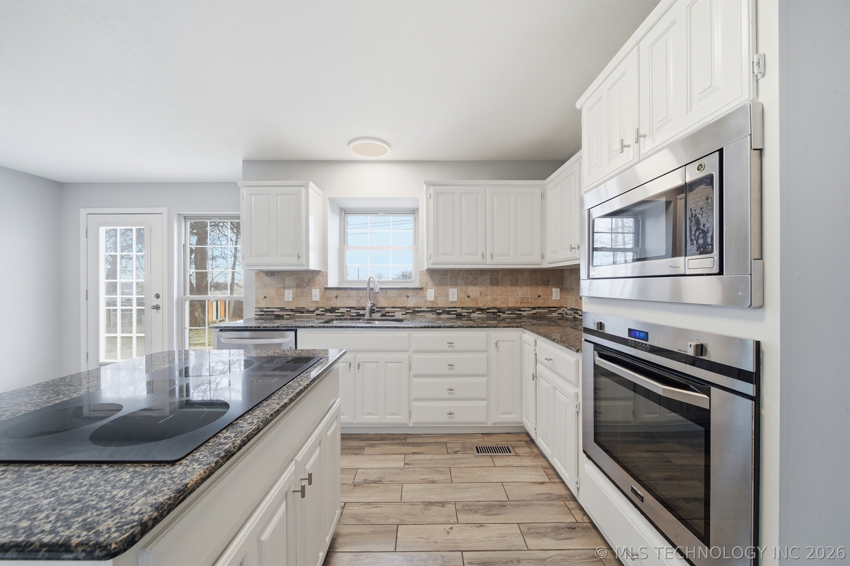 9519 S 96th East Avenue Property Photo 14