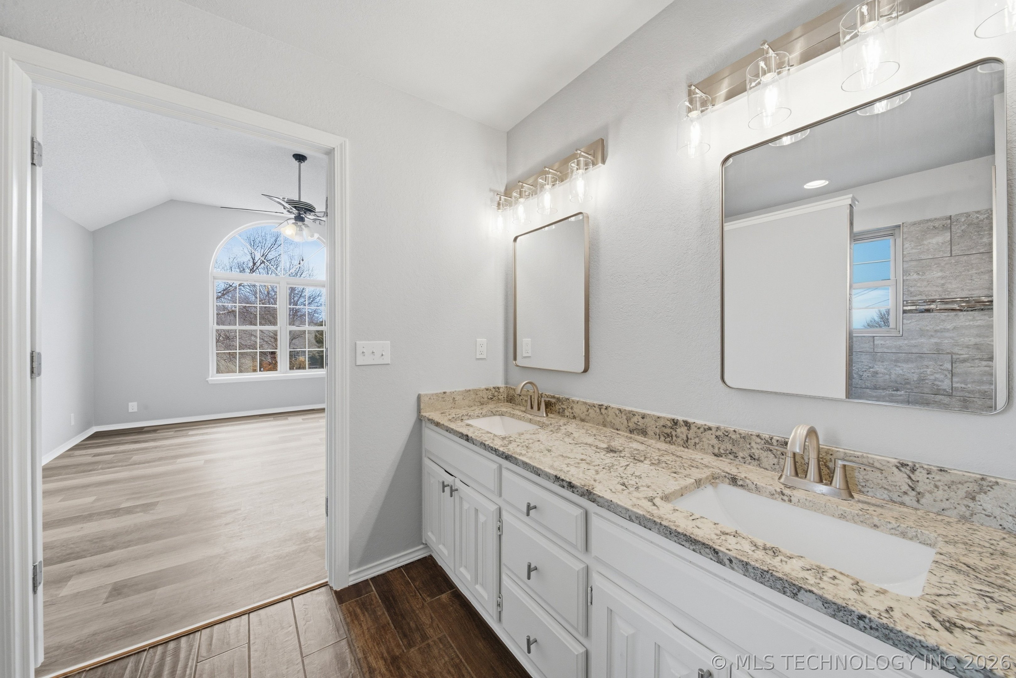 9519 S 96th East Avenue Property Photo 25