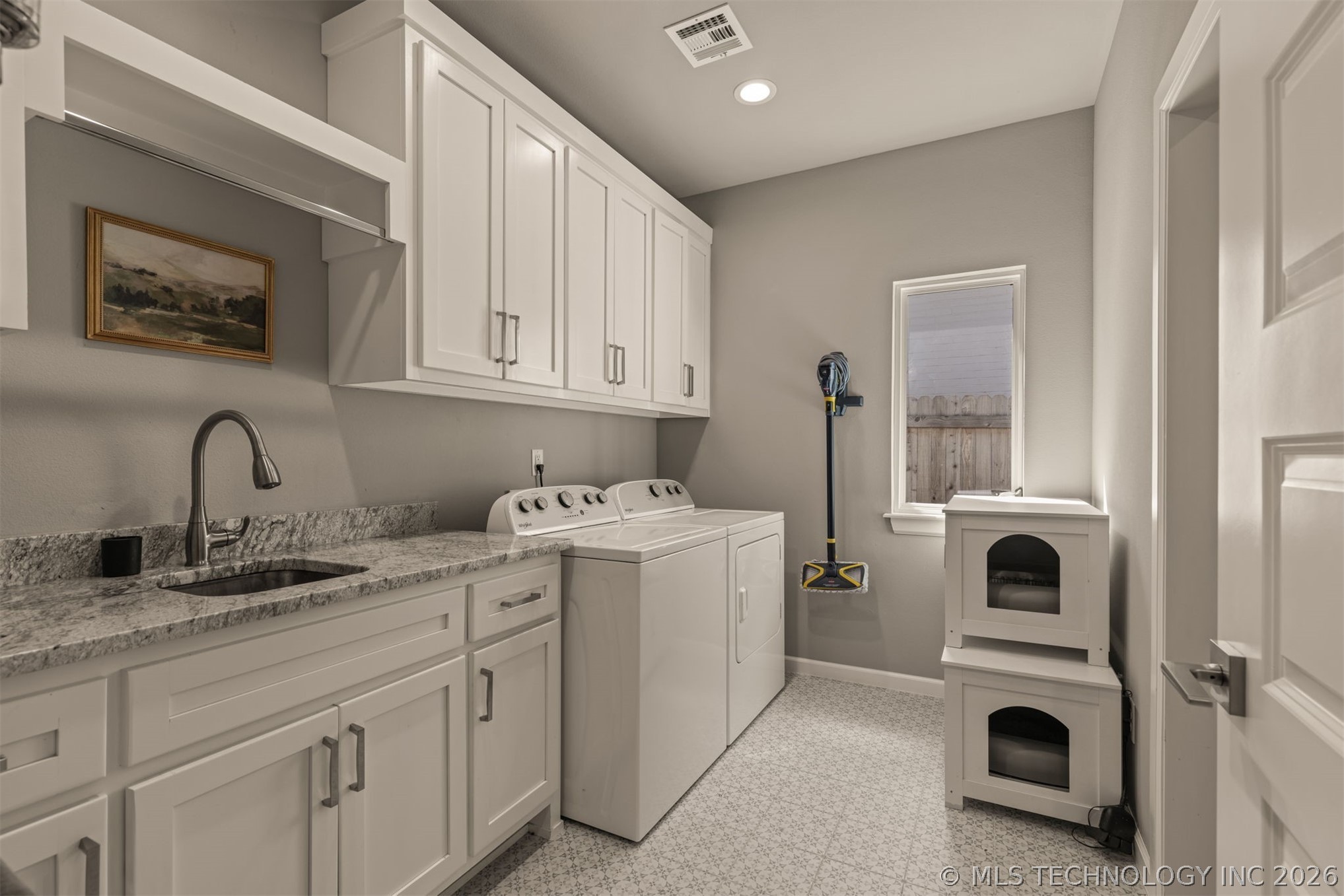 13606 S 21st Place E Property Photo 31
