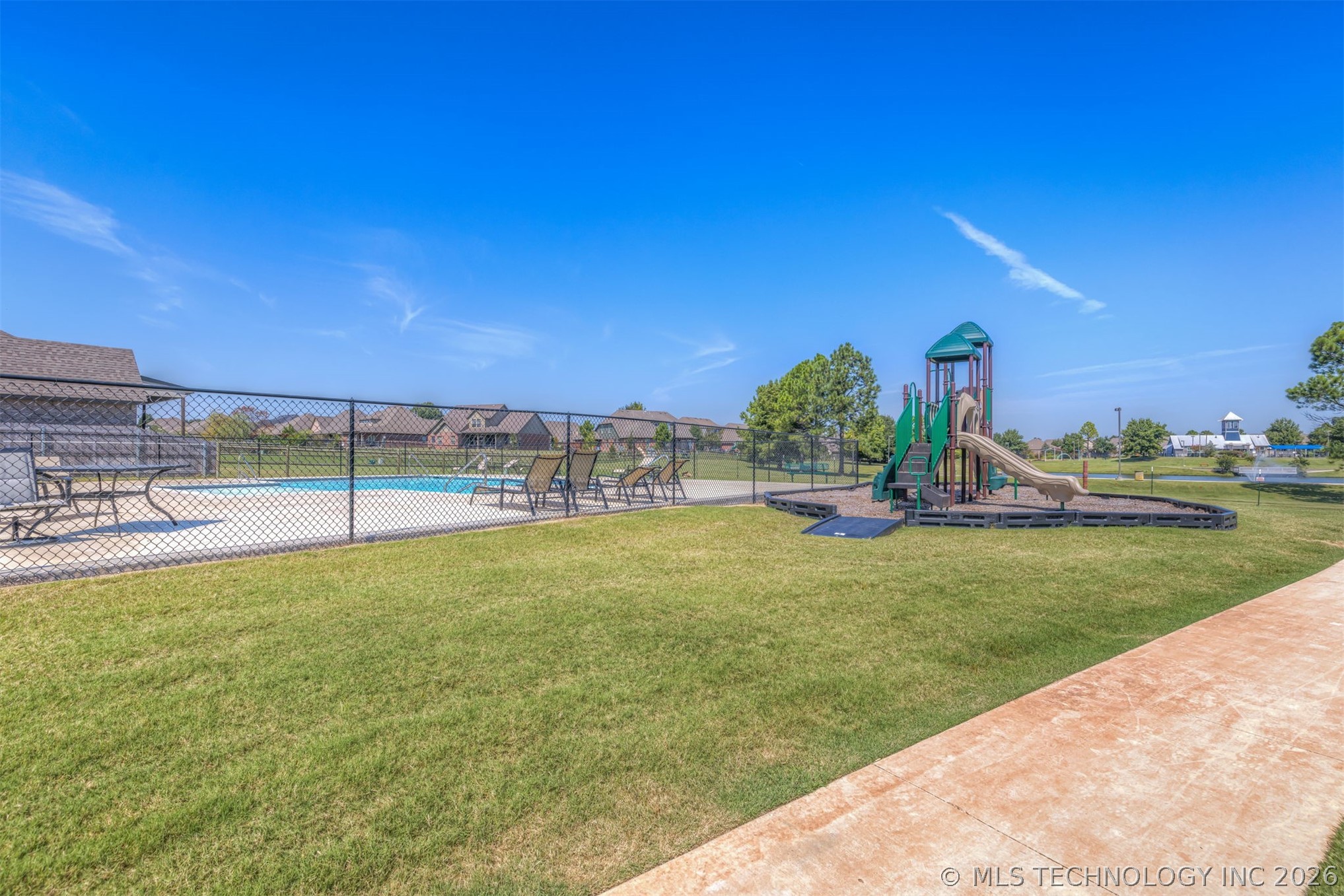 13606 S 21st Place E Property Photo 59