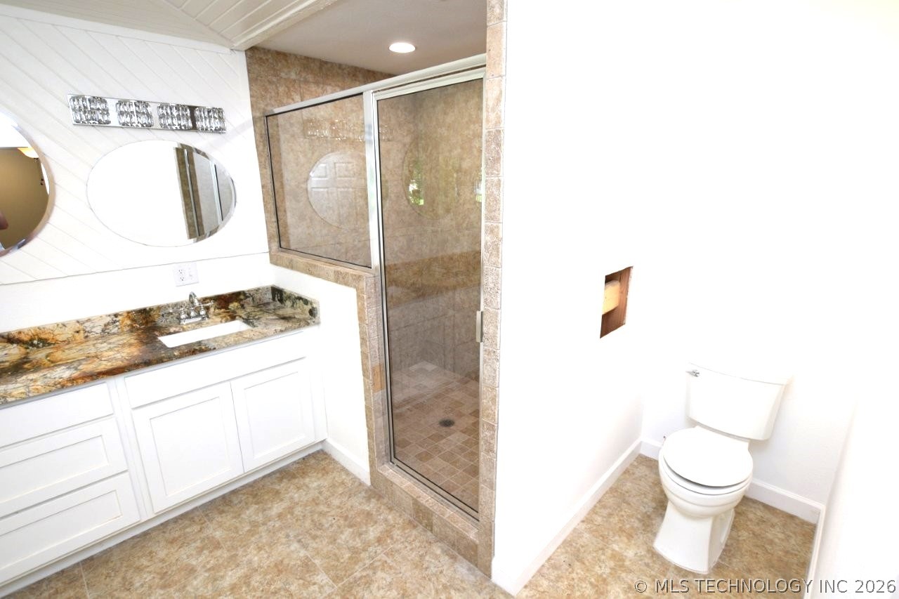 1468 W Division Street Property Photo 6