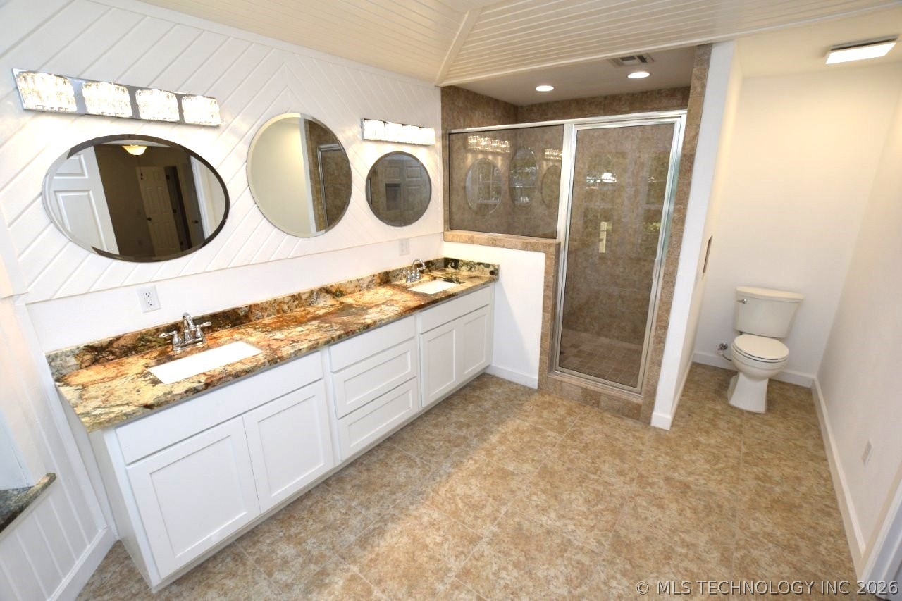 1468 W Division Street Property Photo 9