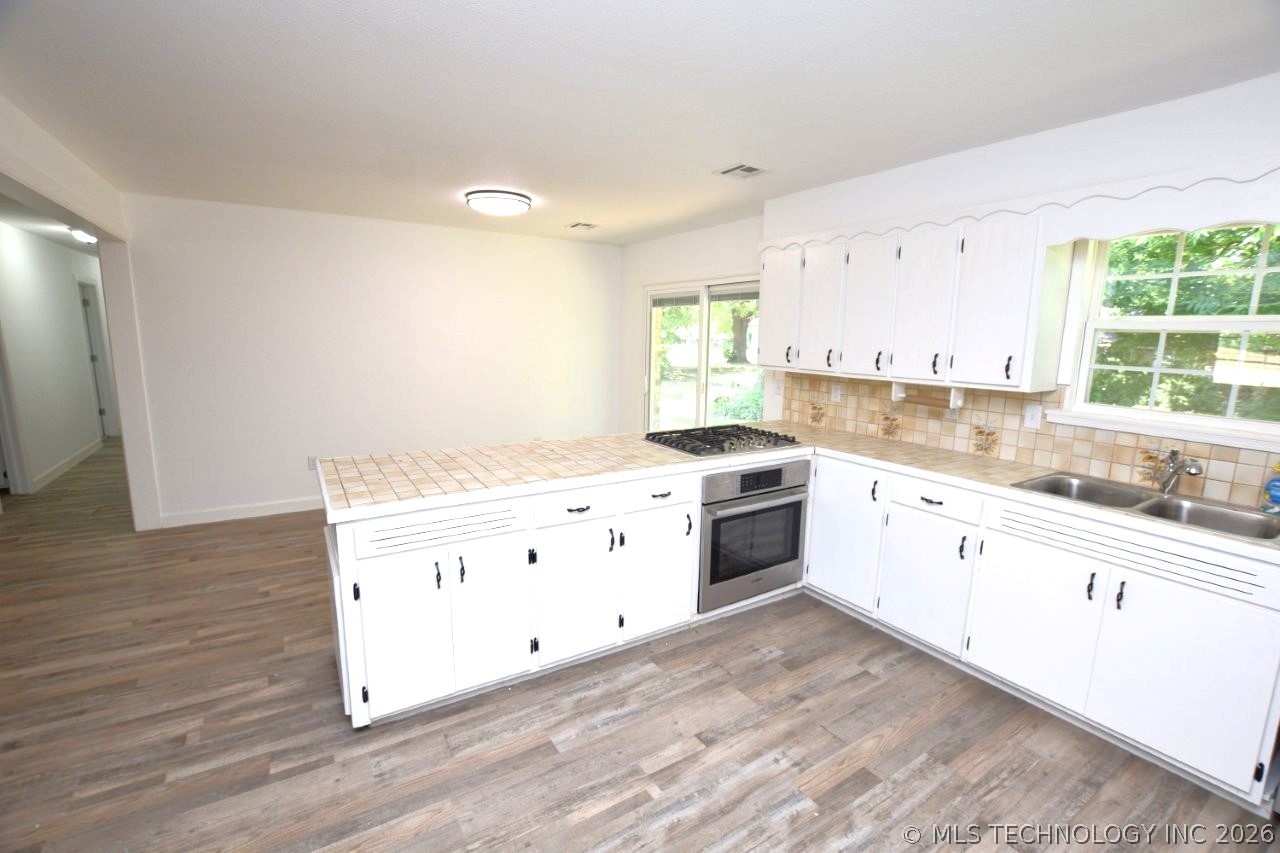 1468 W Division Street Property Photo 15