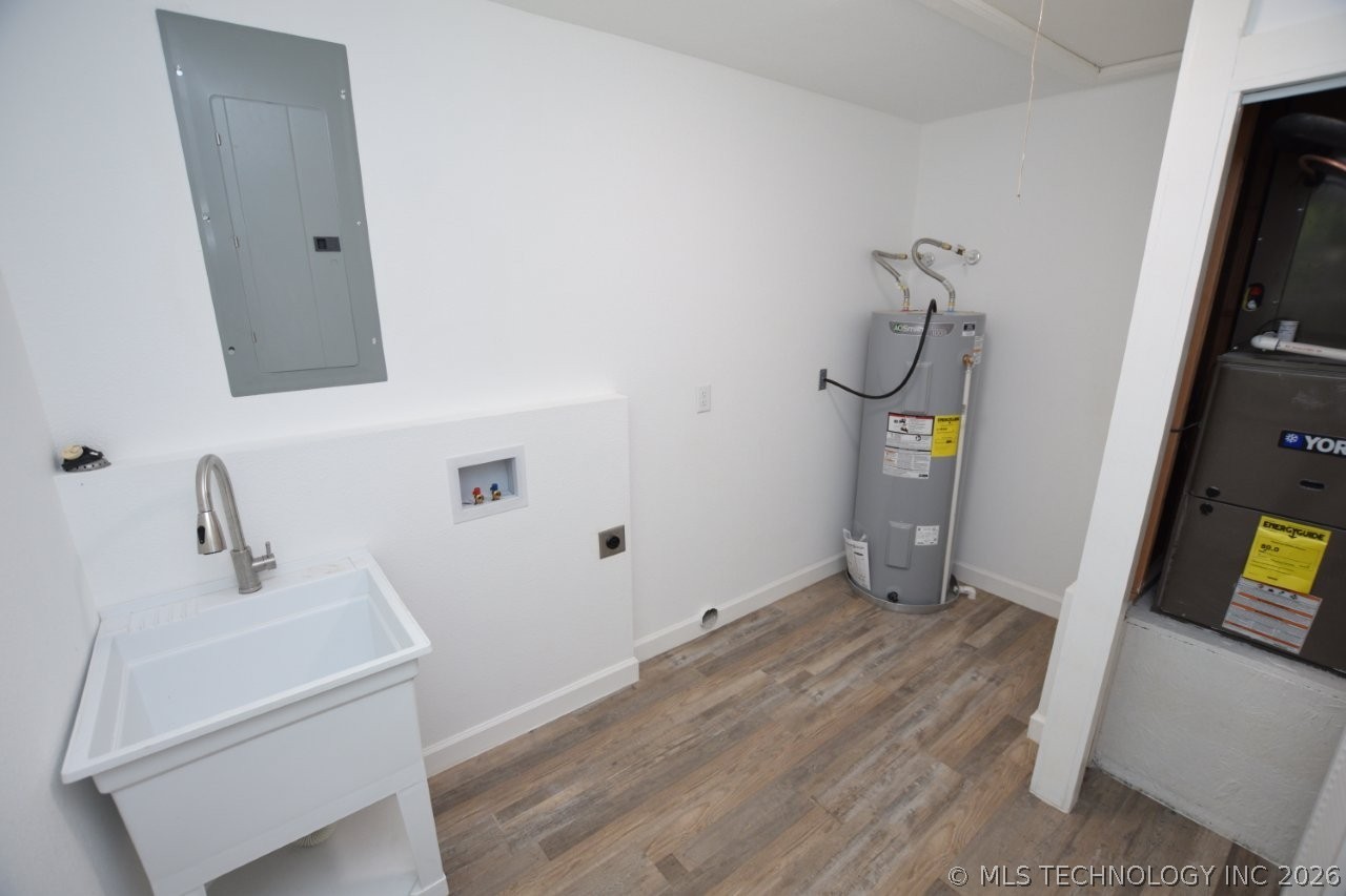 1468 W Division Street Property Photo 19