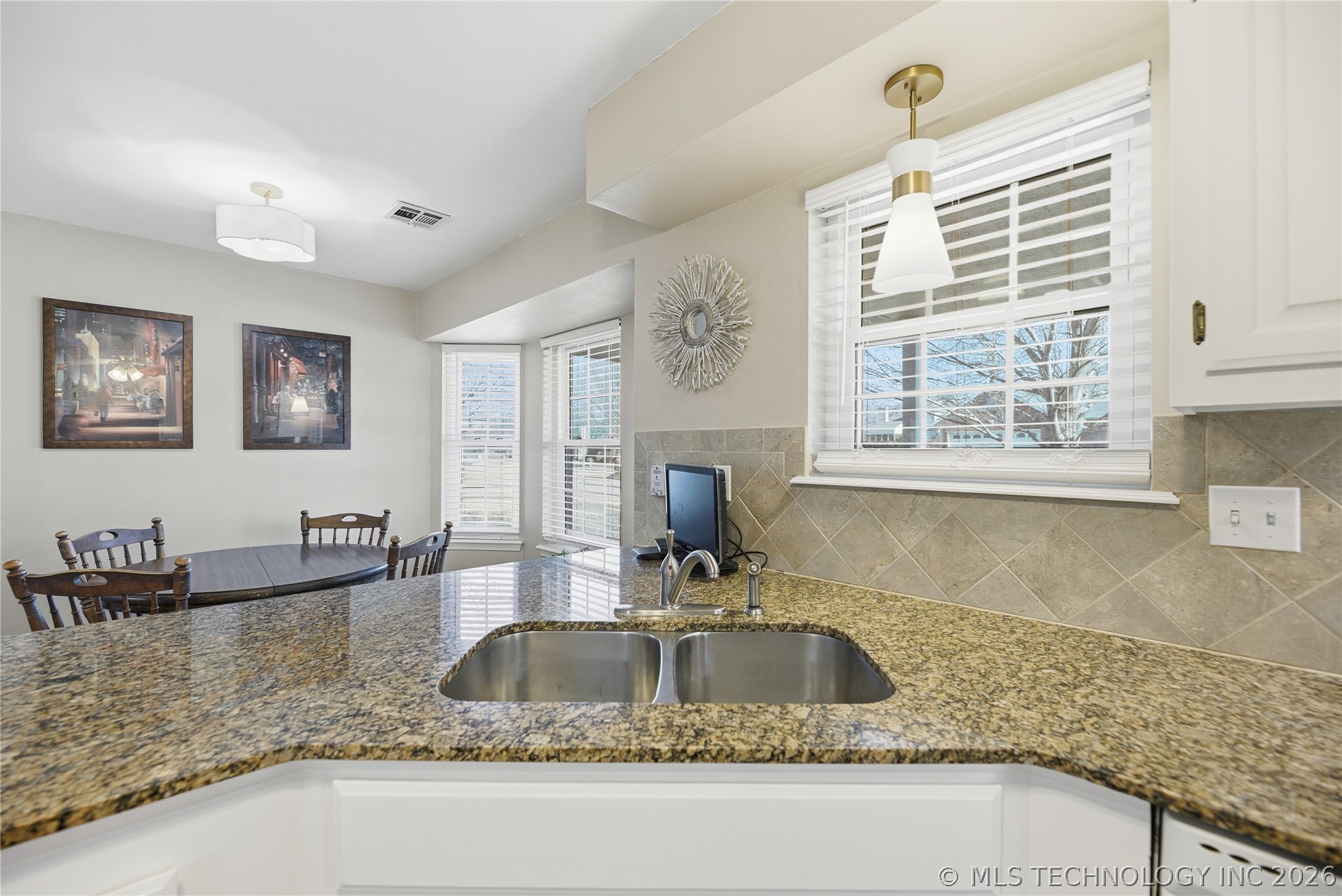 2601 Westwood Drive Property Photo 14