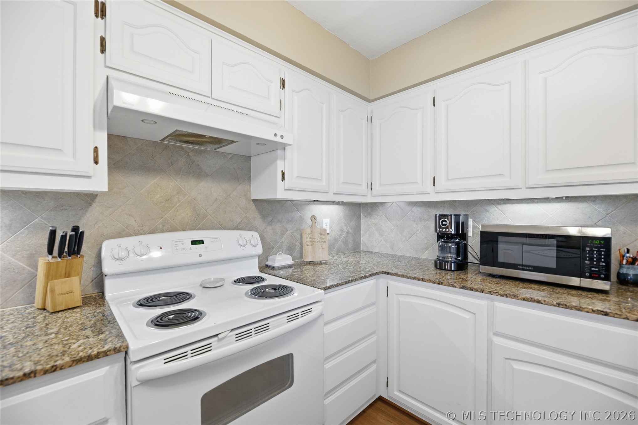 2601 Westwood Drive Property Photo 15