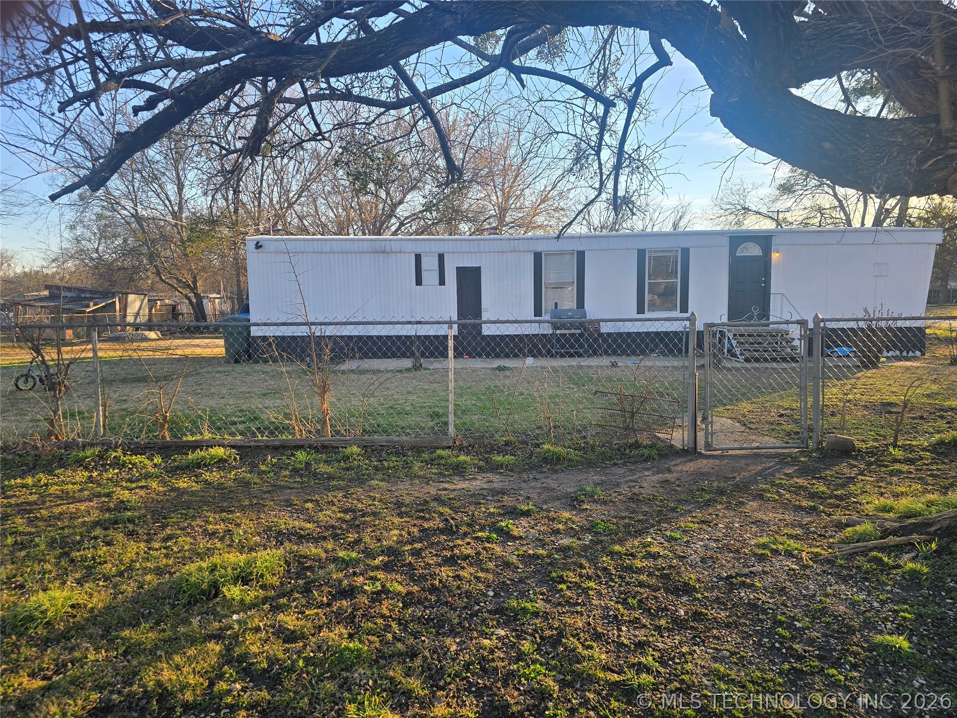 415 Russell Street Property Photo 1