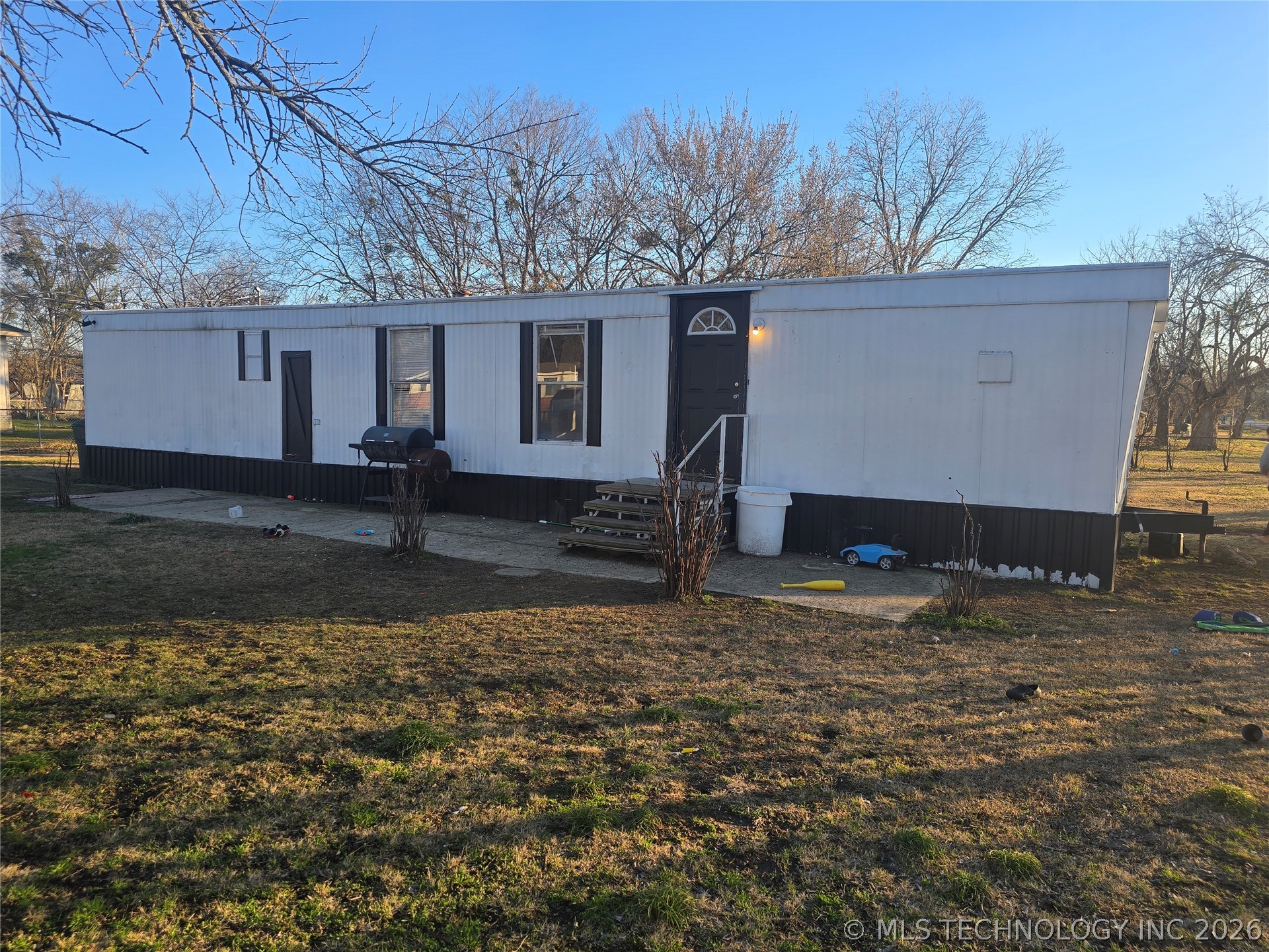 415 Russell Street Property Photo 2