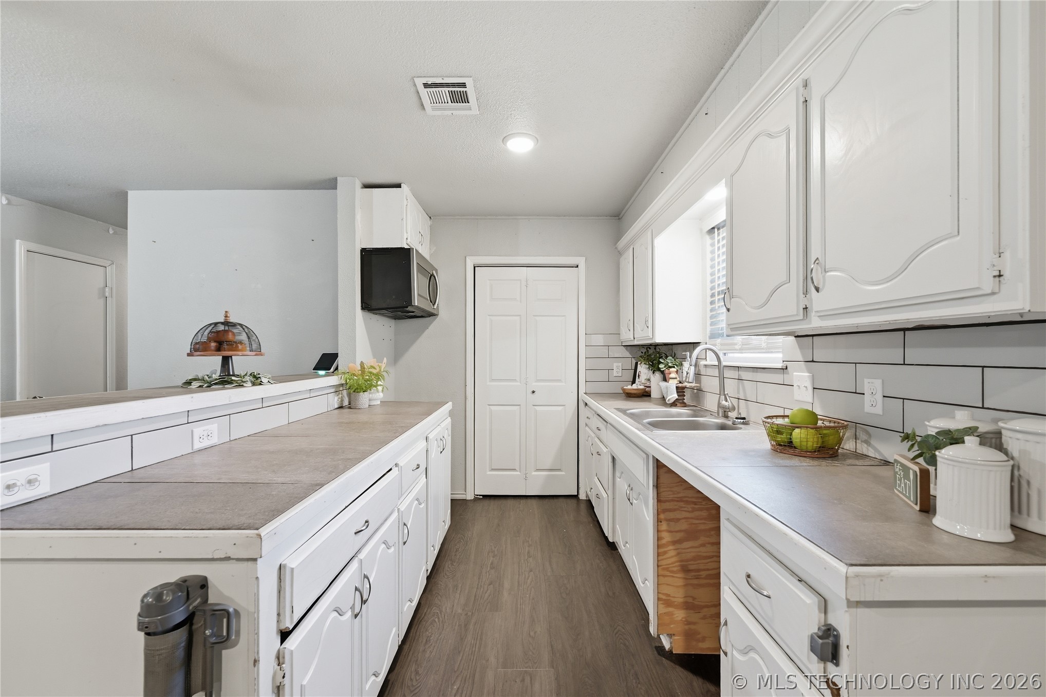 1366 Case Property Photo 8