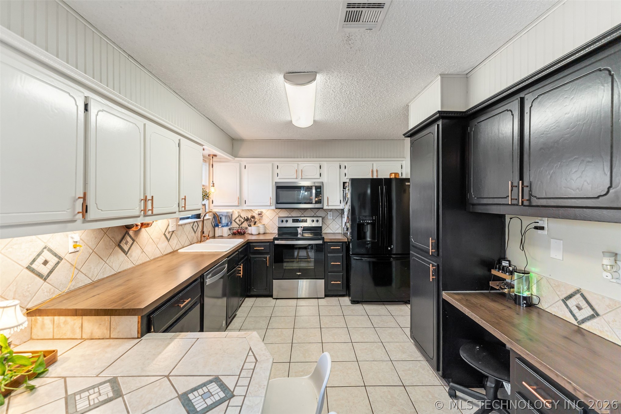 18047 S Quail Meadow Drive Property Photo 4