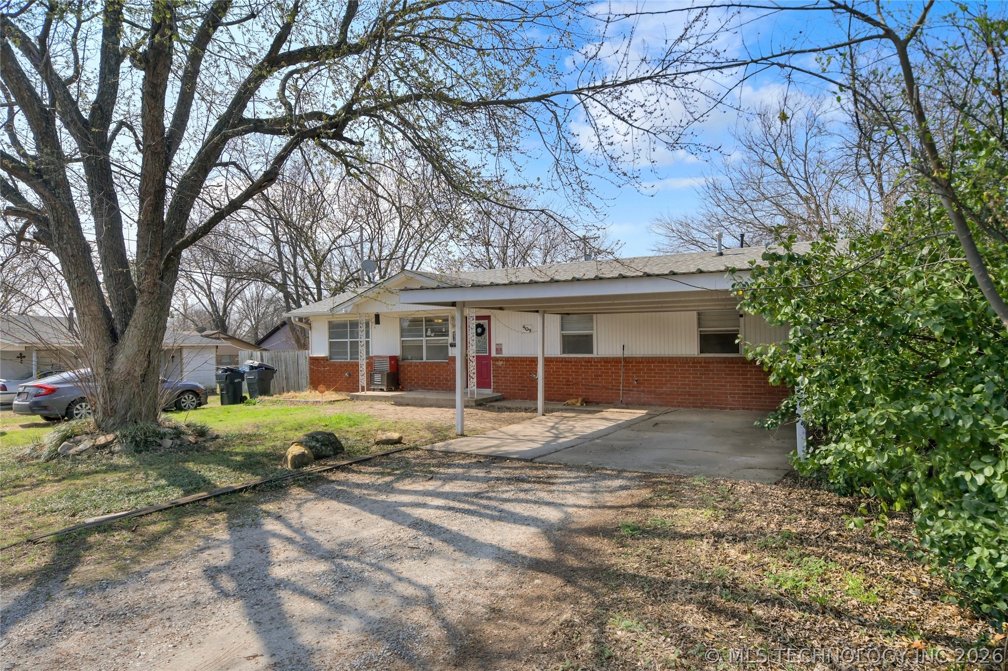 909 P Nw Property Photo 3